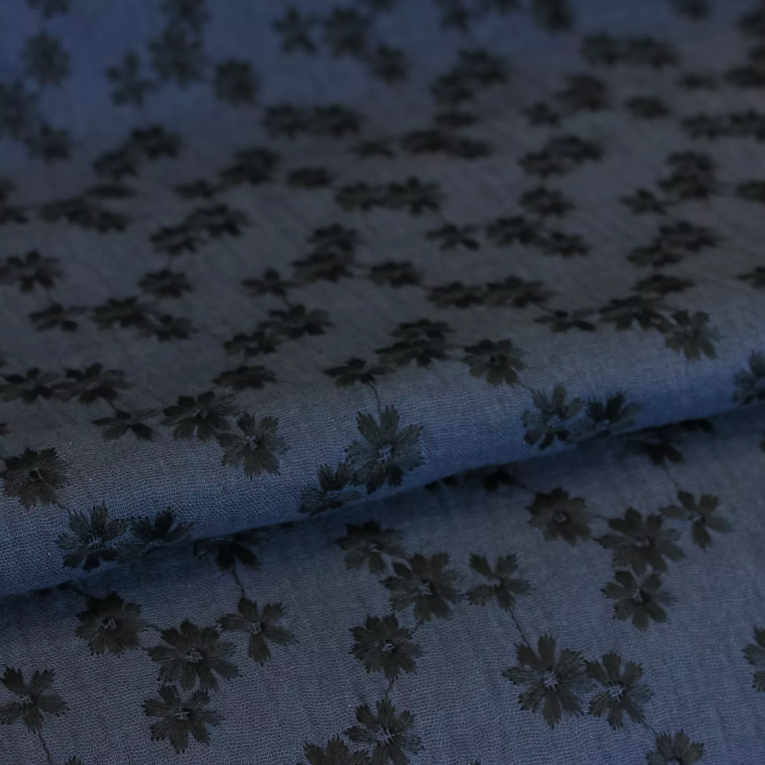 Double gauze blauw met geborduurde bloemen - Poppy