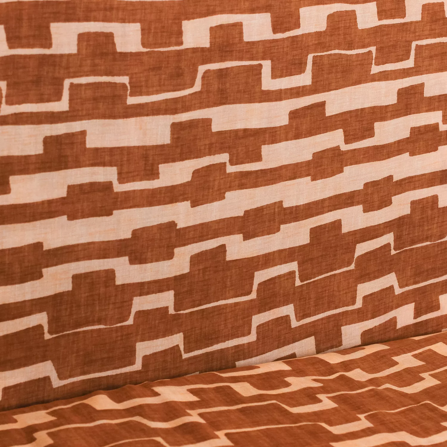 Viscose bruin met patroon - Burda