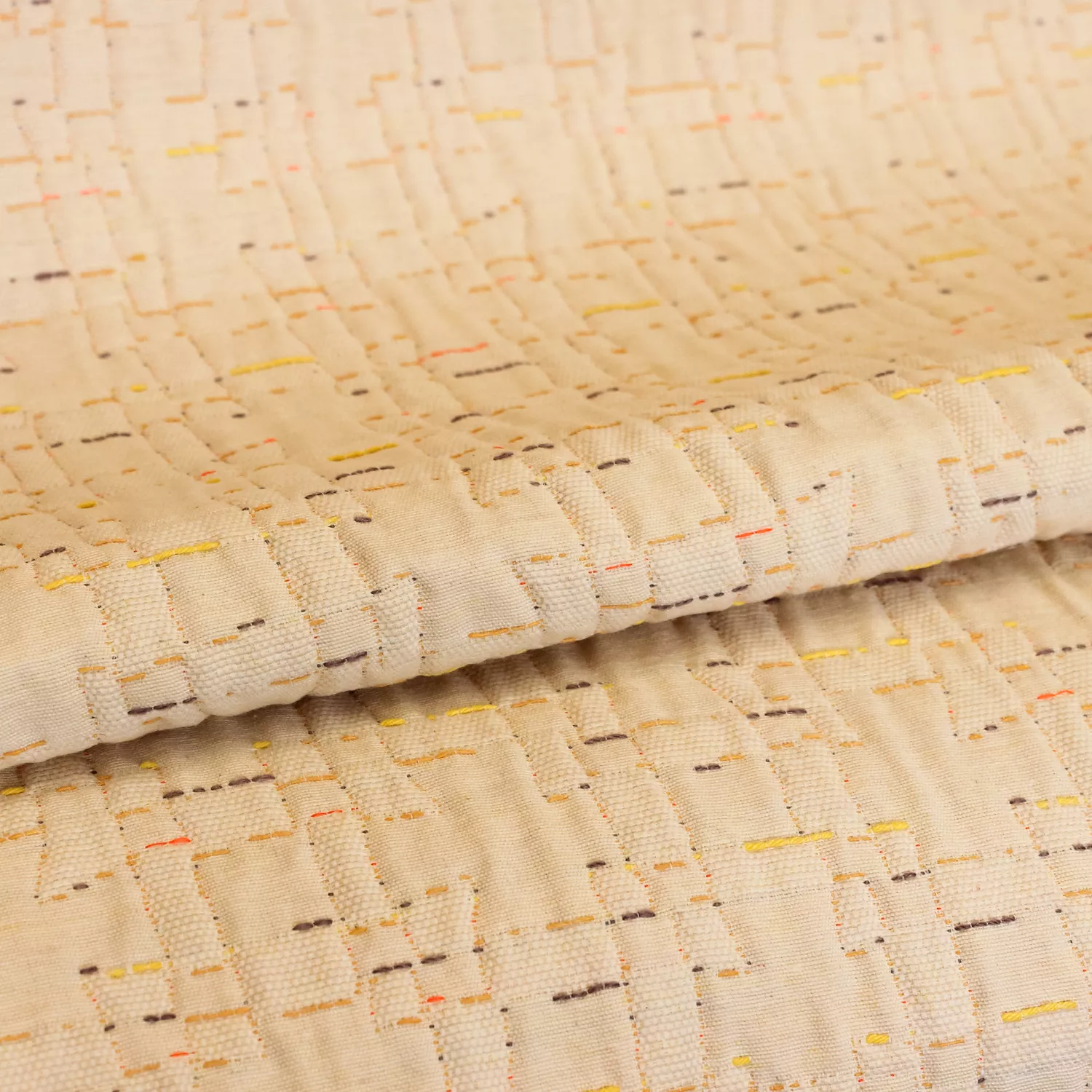 Jacquard dubbelzijdig  zalmroze met streepjes - Burda