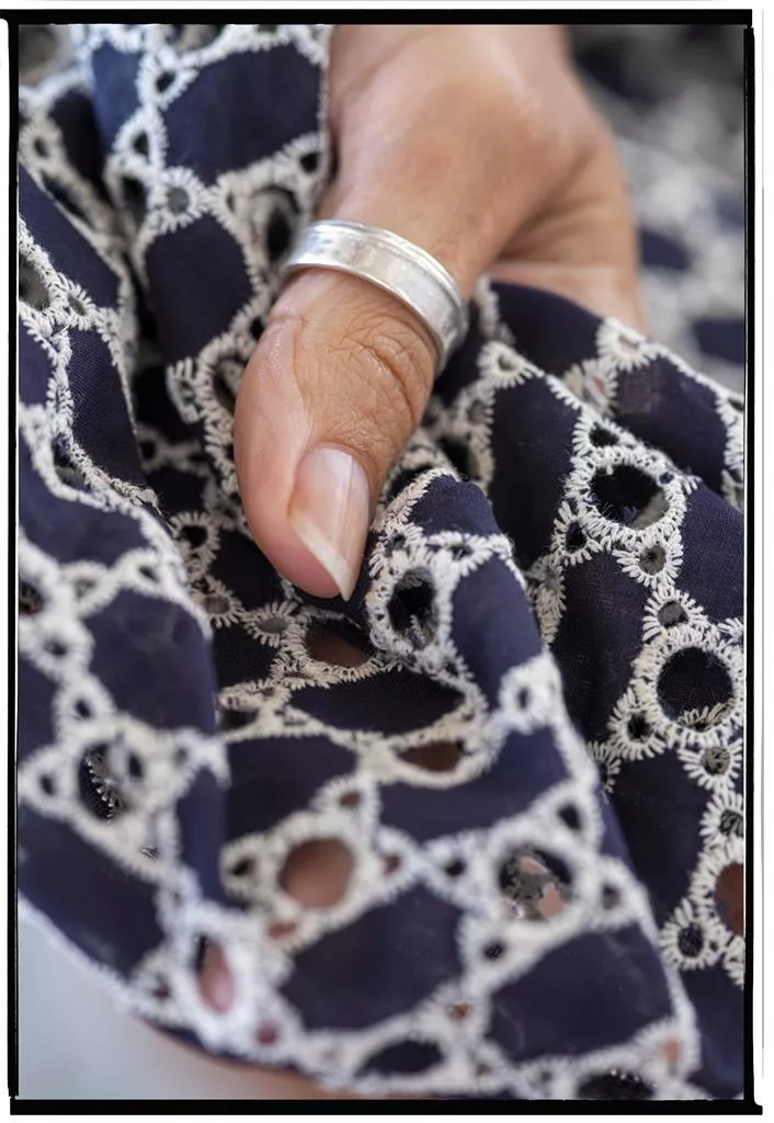 Broderie katoen met wit patroon - Burda