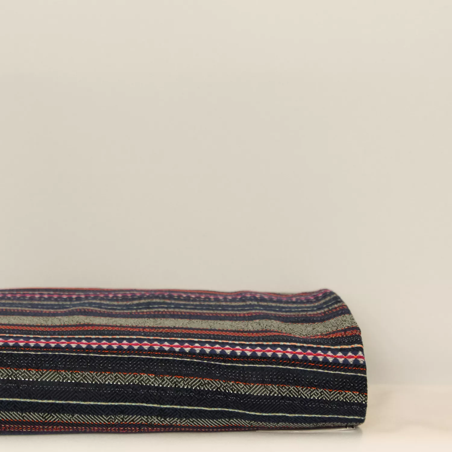 Jacquard blauw/rood patroon  - Knipmode -