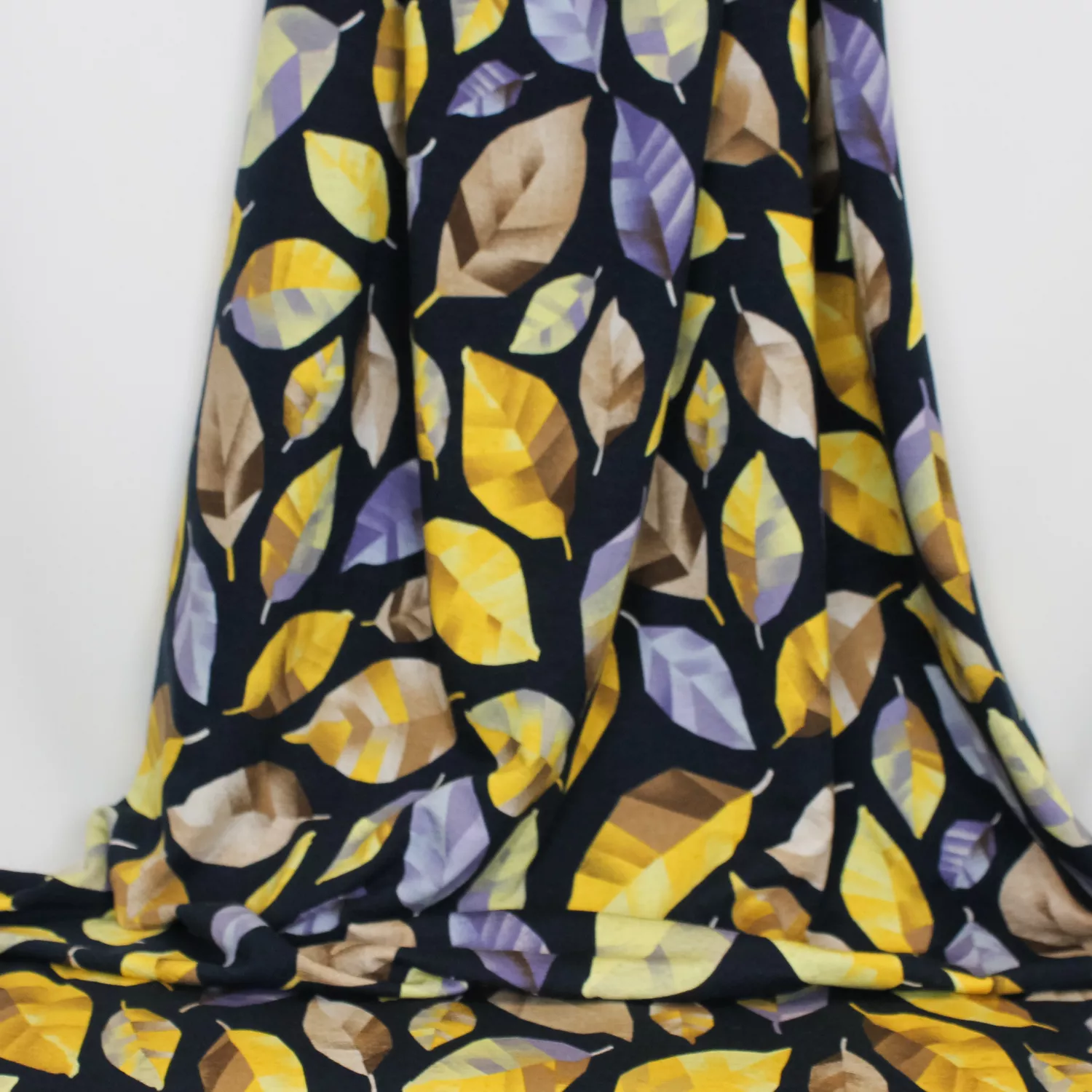 Viscose linnen zwart met bladeren