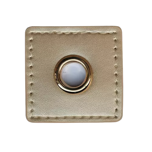 Nestelogen (goud 11 mm) op goud imitatieleder vierkant (40 mm)