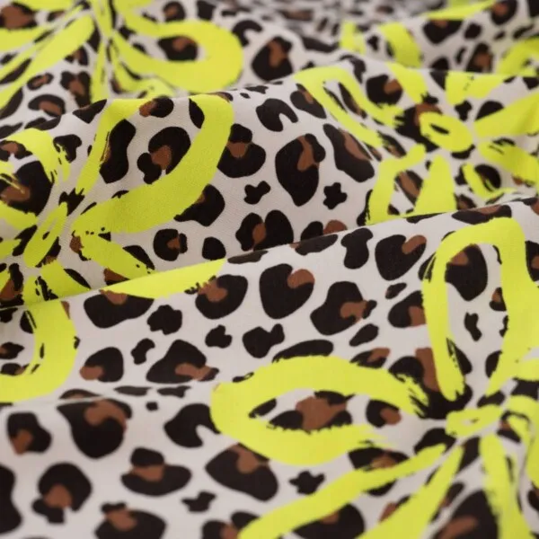 French terry luipaardprint met neon bloemen - Qjutie and the Qjutest