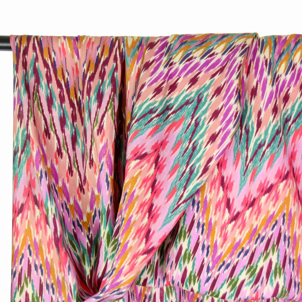 Viscose met abstract visgraat motief - Atelier Jupe