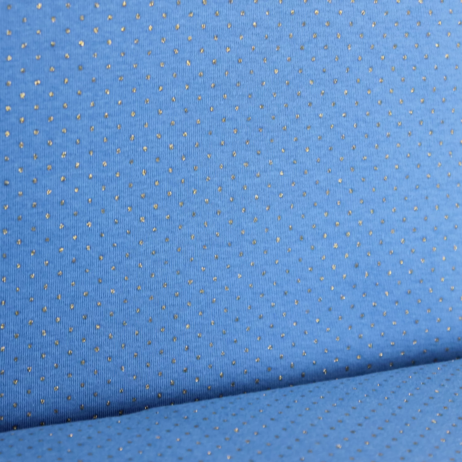Tricot blauw met gouden lurex bolletjes