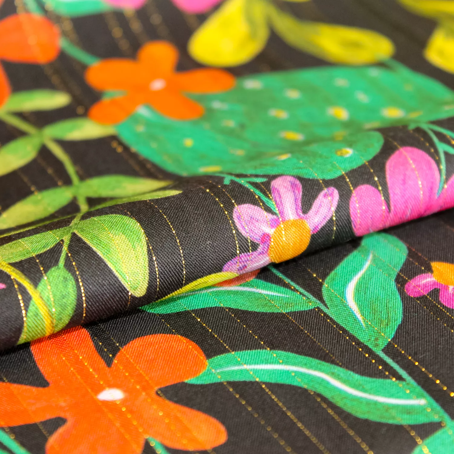 Viscose zwart met bloemen