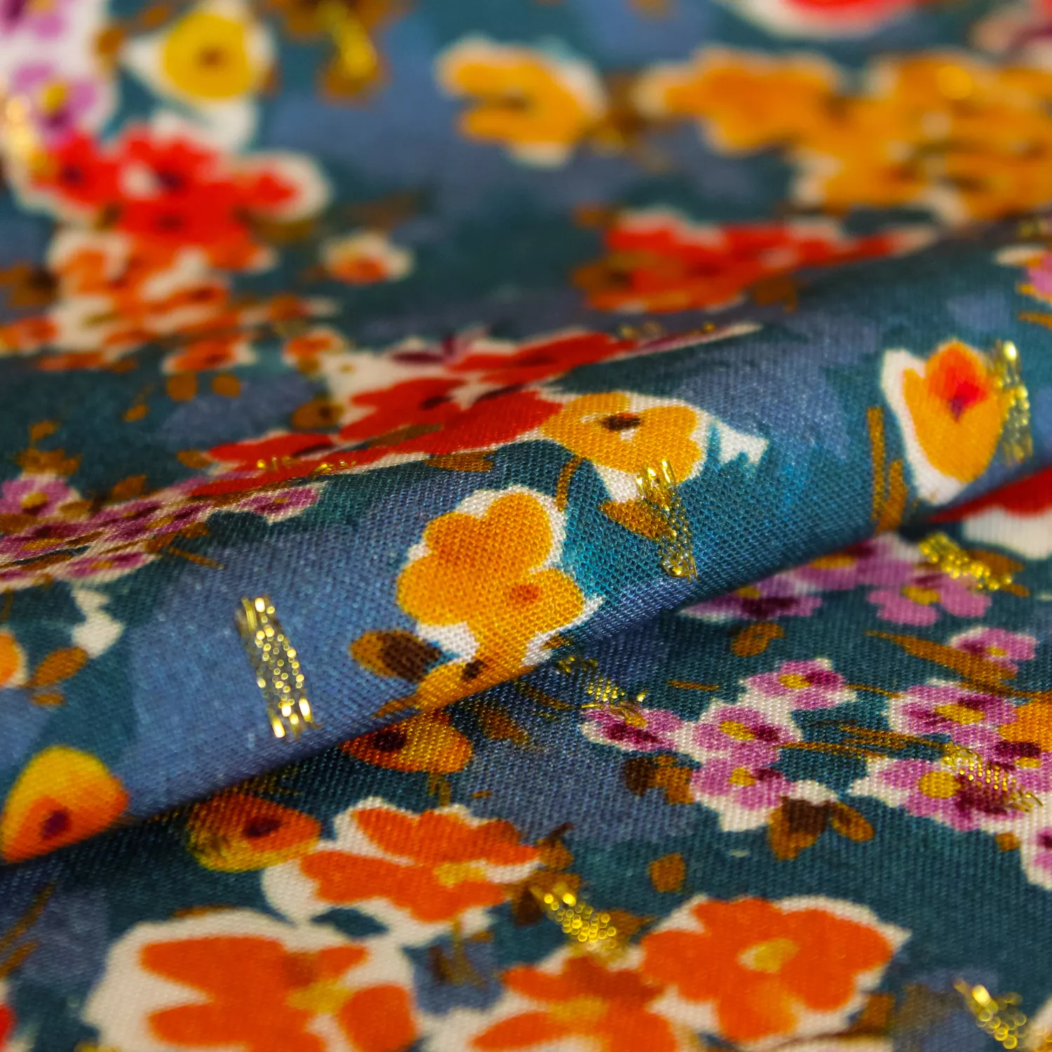 Viscose blauw met bloemen