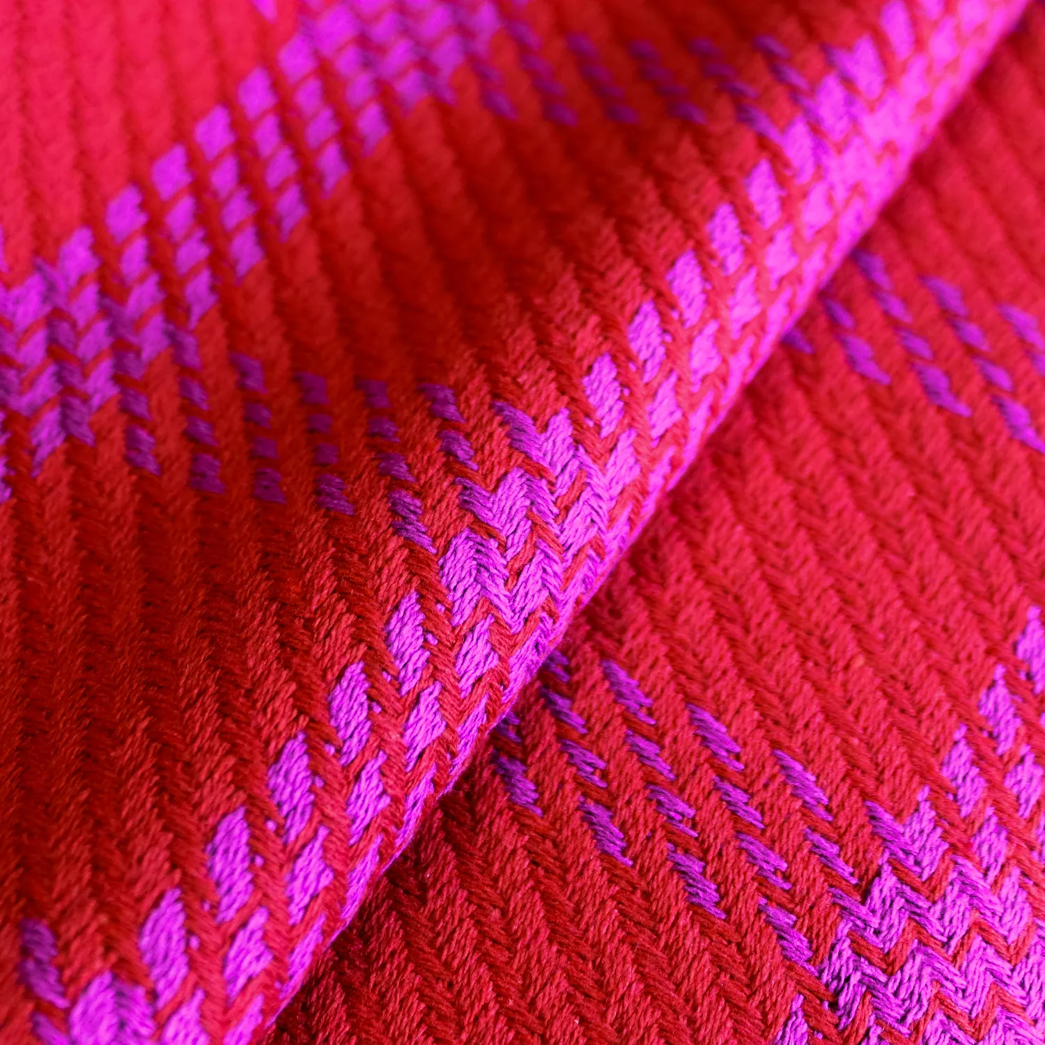 Jacquard rood met paarse ruiten - Burda