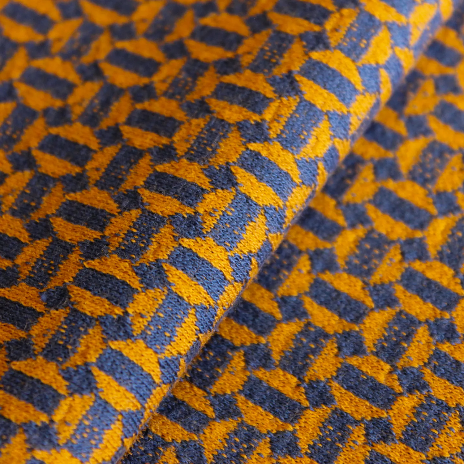 Jacquard blauw met geometrisch patroon