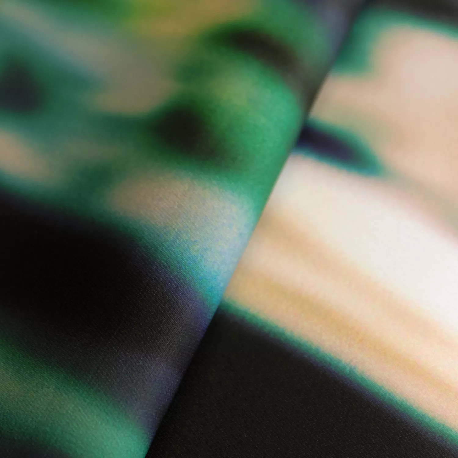 Polyester groen met abstract motief