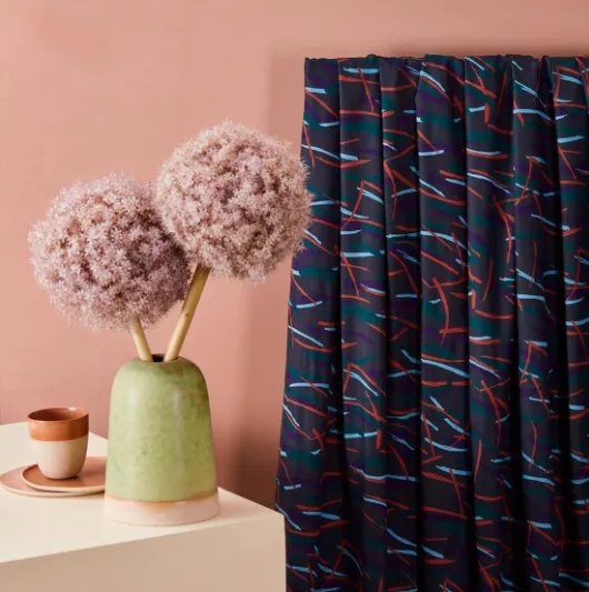 Viscose twill nacht abstracte strepen   - Atelier Brunette
