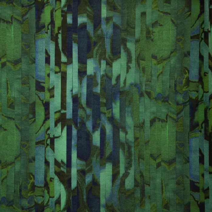 Tricot donkergroene strepen met donkere blauwe vlekken