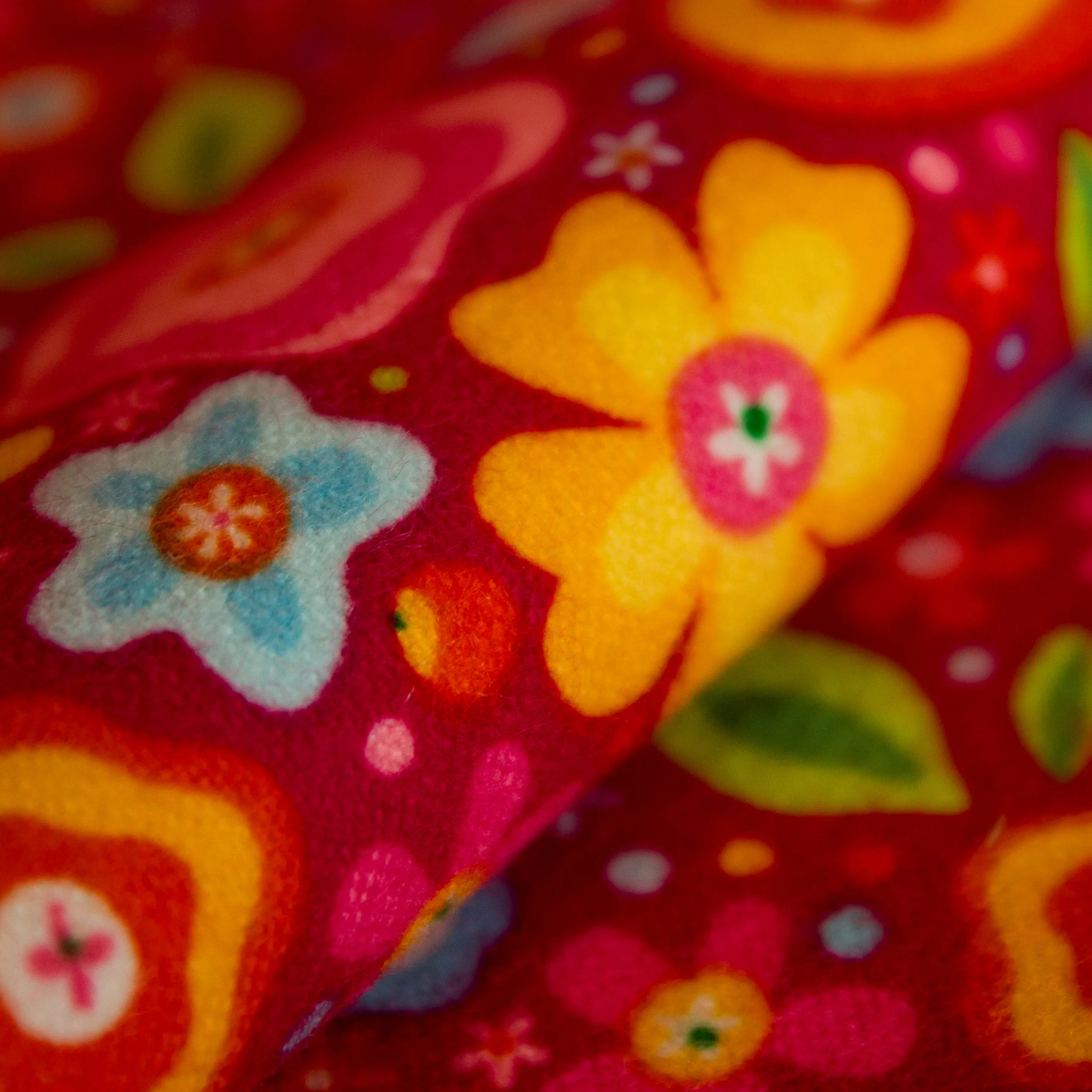 Flanel rood met kleurrijke bloemen