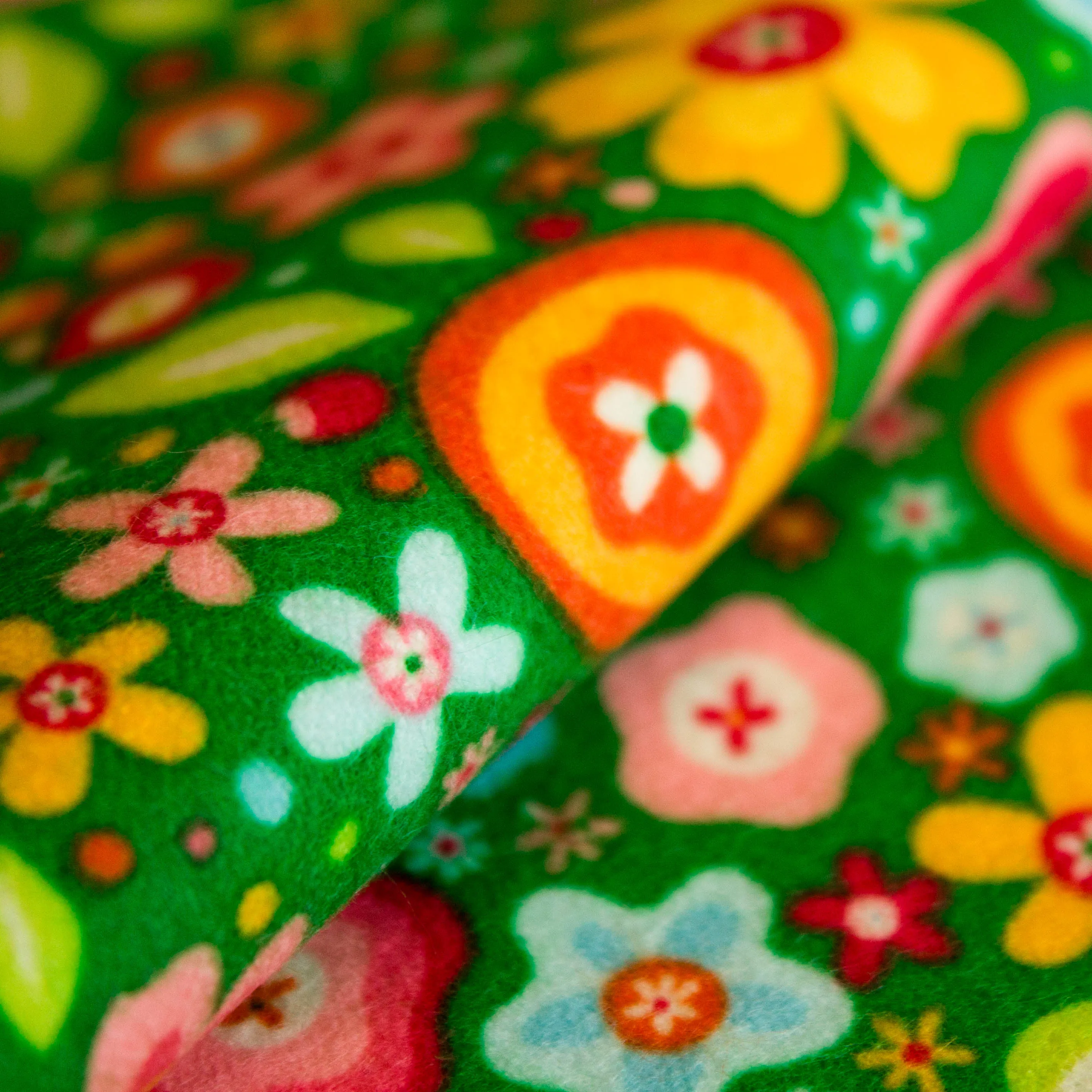 Flanel groen met kleurrijke bloemen
