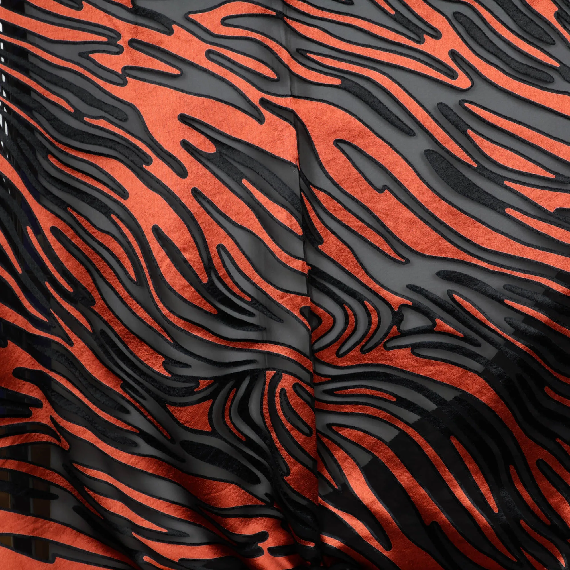 Satijn jacquard rood zebra patroon