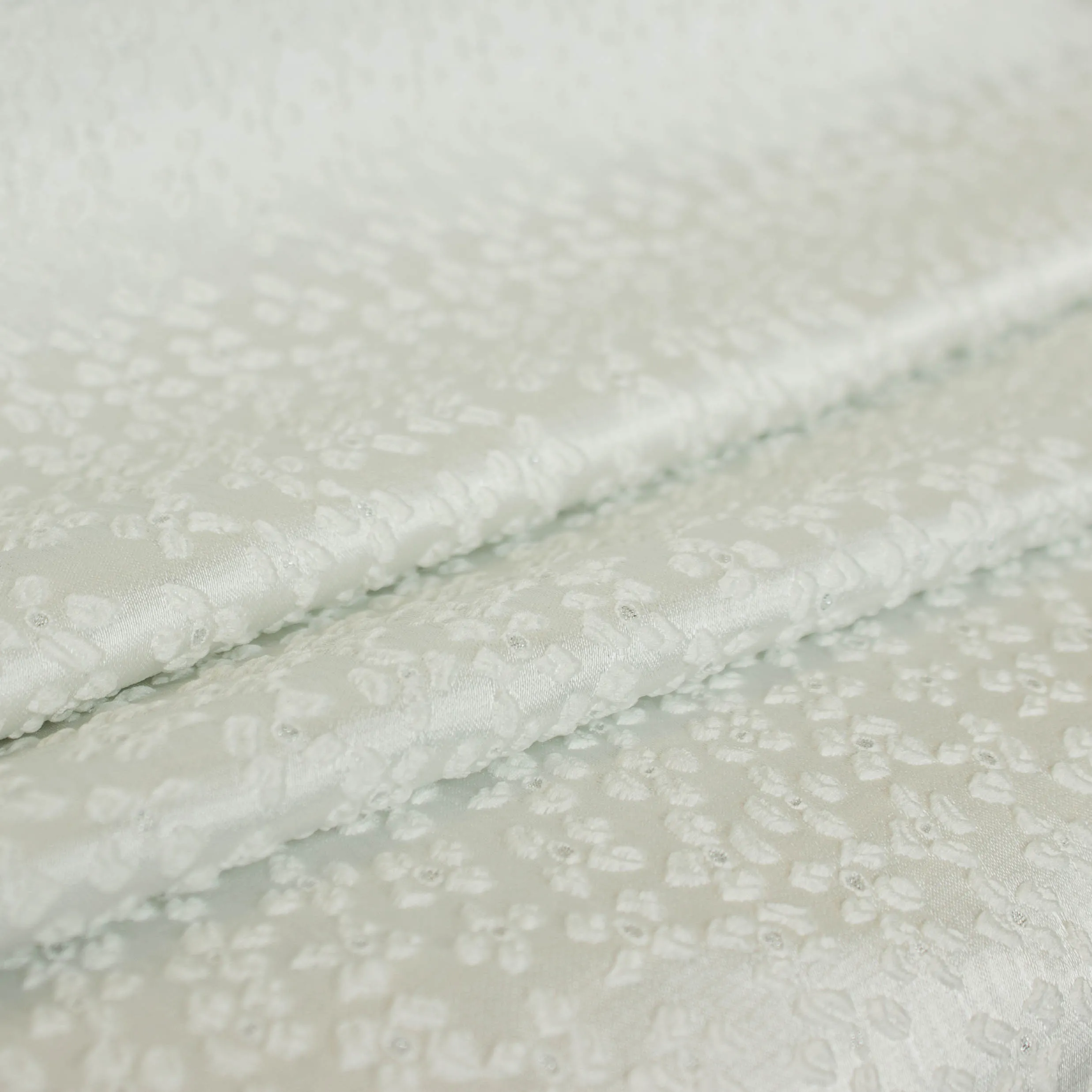 Witte jacquard met bloemetjes en zilveren glitter