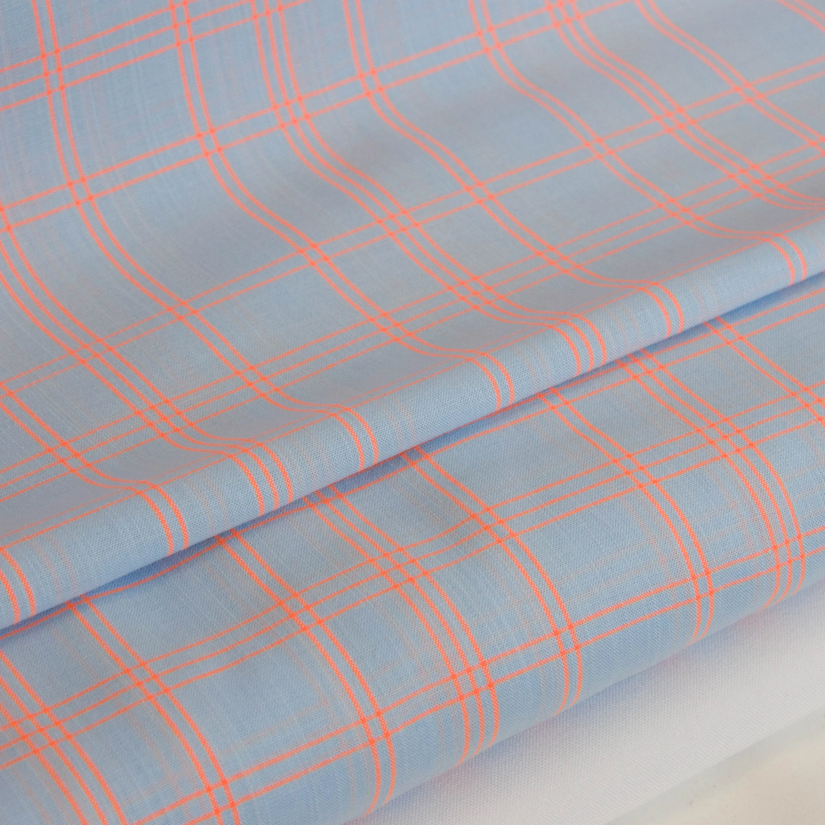 Katoen polyester poplin lichtblauw geruit - Knipmode & Editex