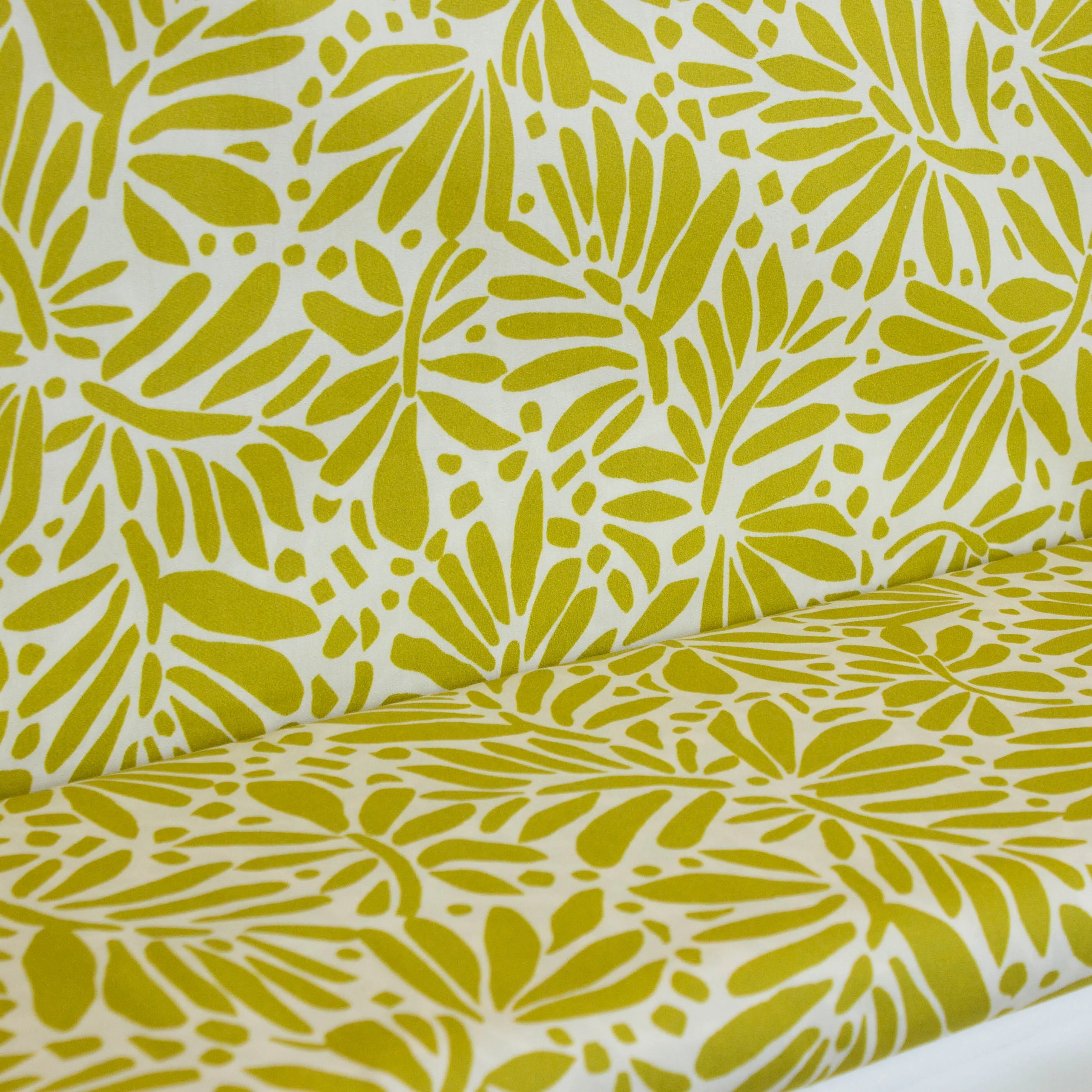 Katoen wit met groene bloemen print - Knipmode & Editex