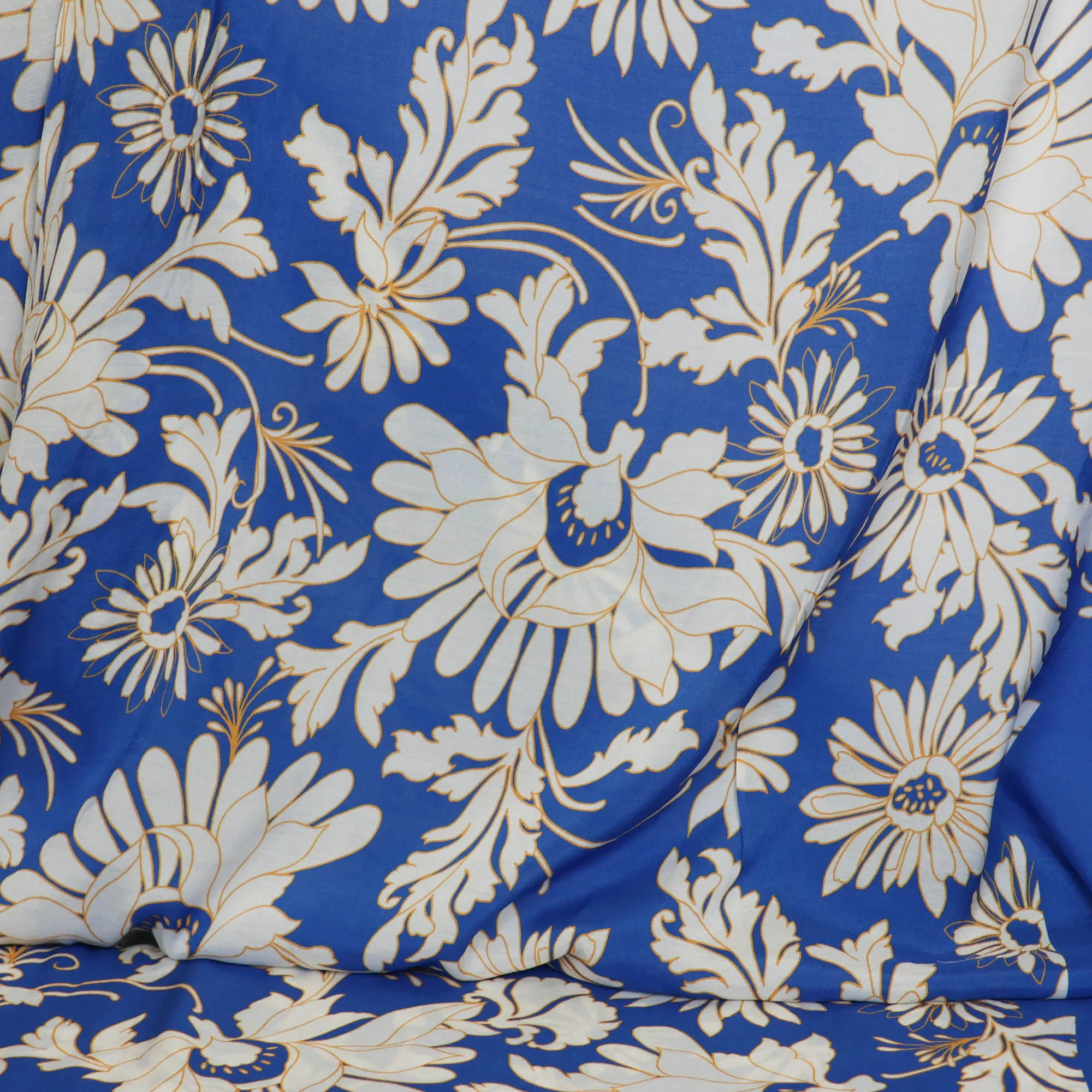 Viscose blauw met bloemen