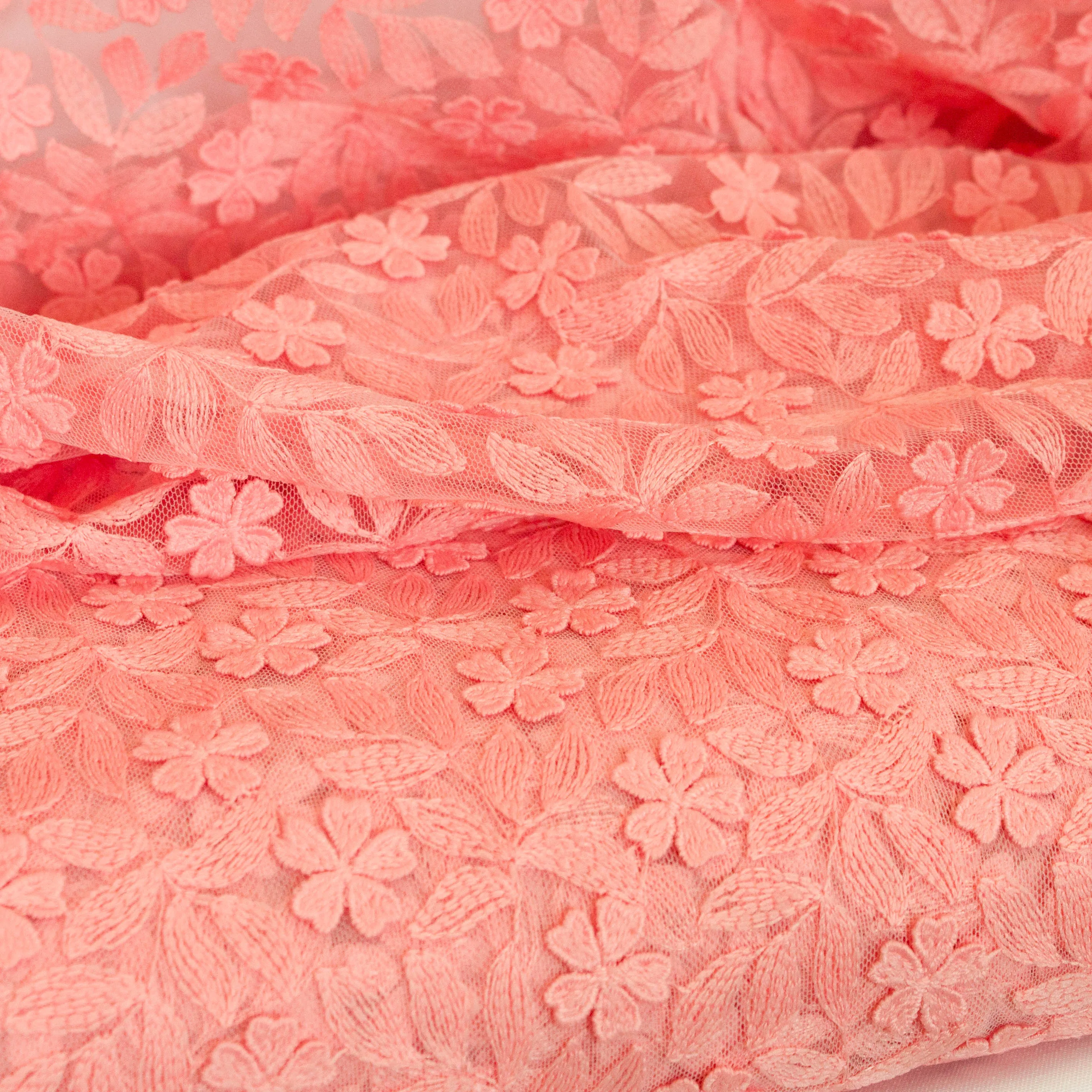 Tule kant broderie koraal met bloemen - Lorré
