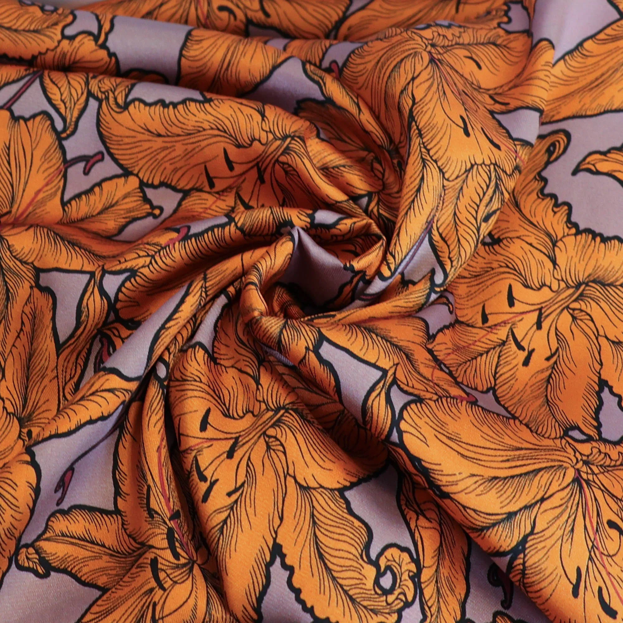 Satijn paars met oranje bloemen