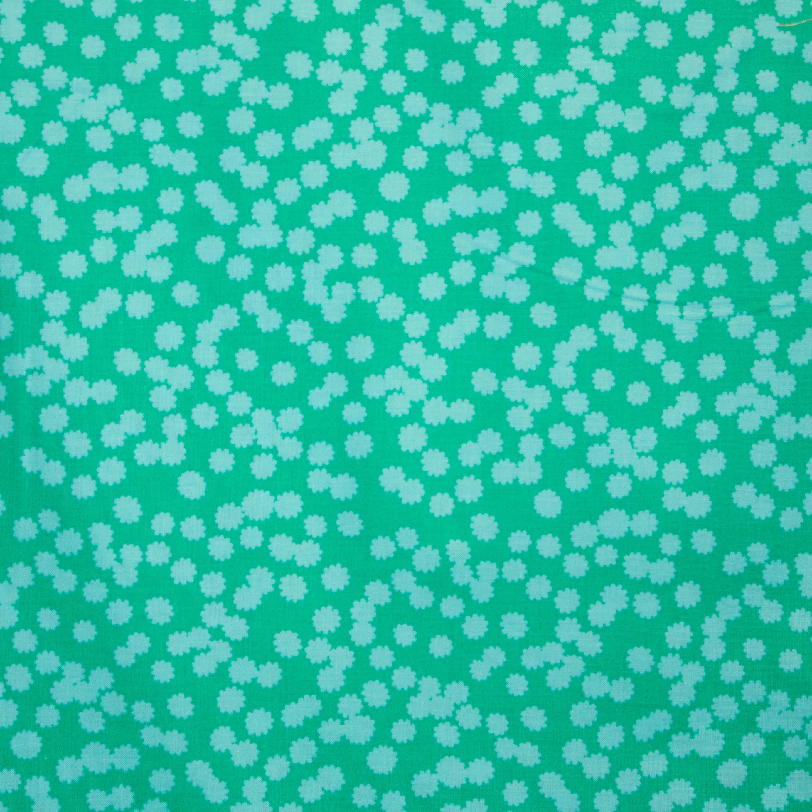 Katoen turquoise met lichtblauwe bloemen