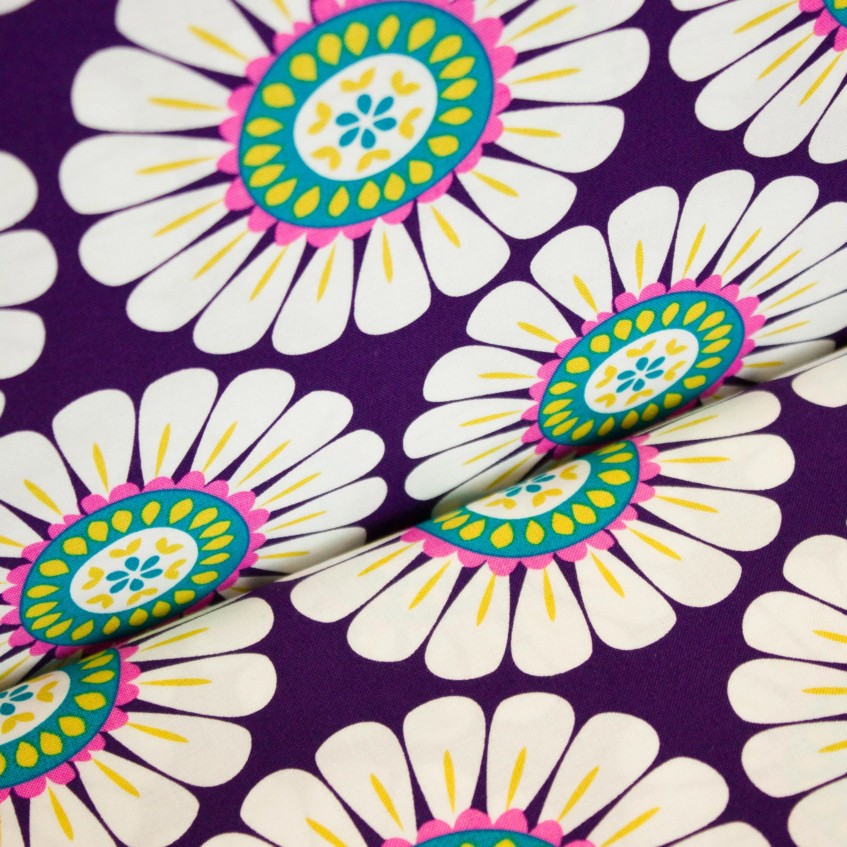Katoen paars met bloemen