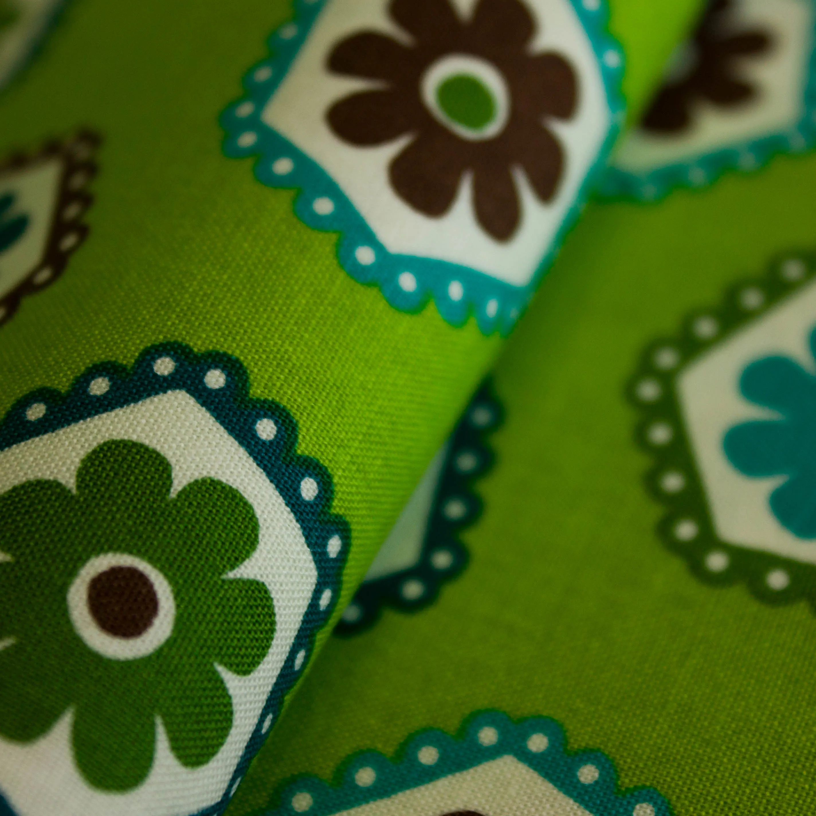 Katoen groen met bloemen