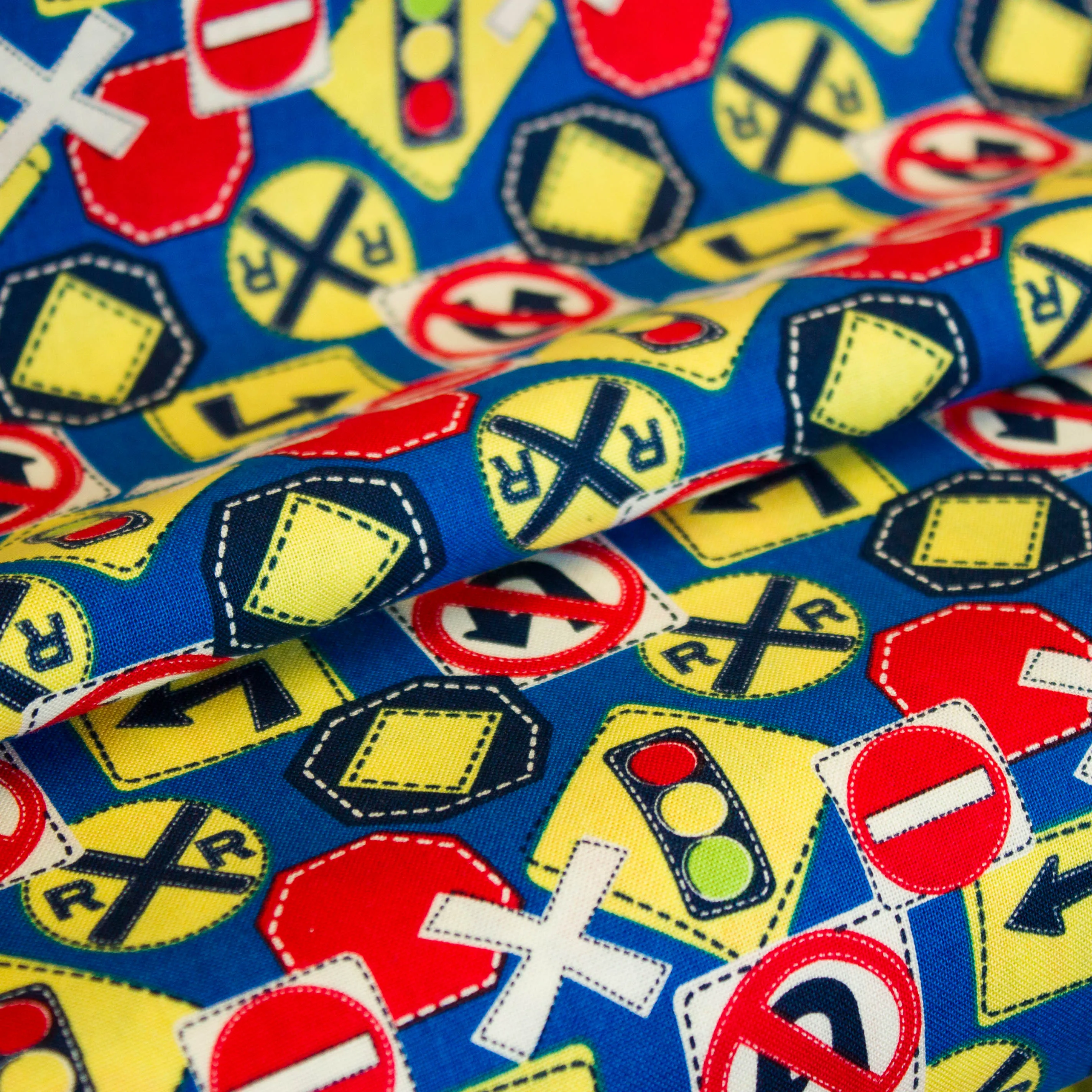 Katoen blauw met verkeersborden