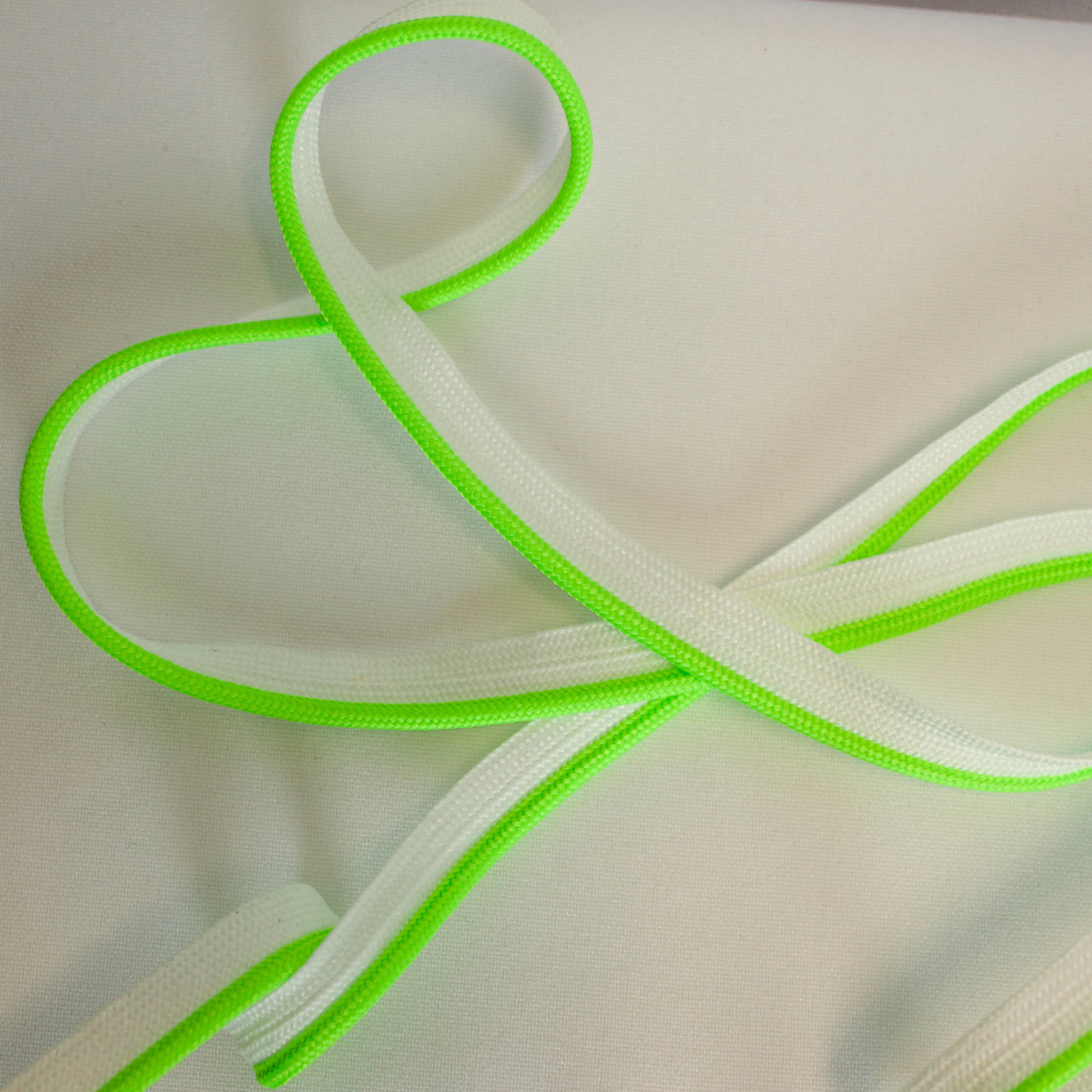 Fluo groene paspelband / piping - 2 mm dikte - 10 mm breed