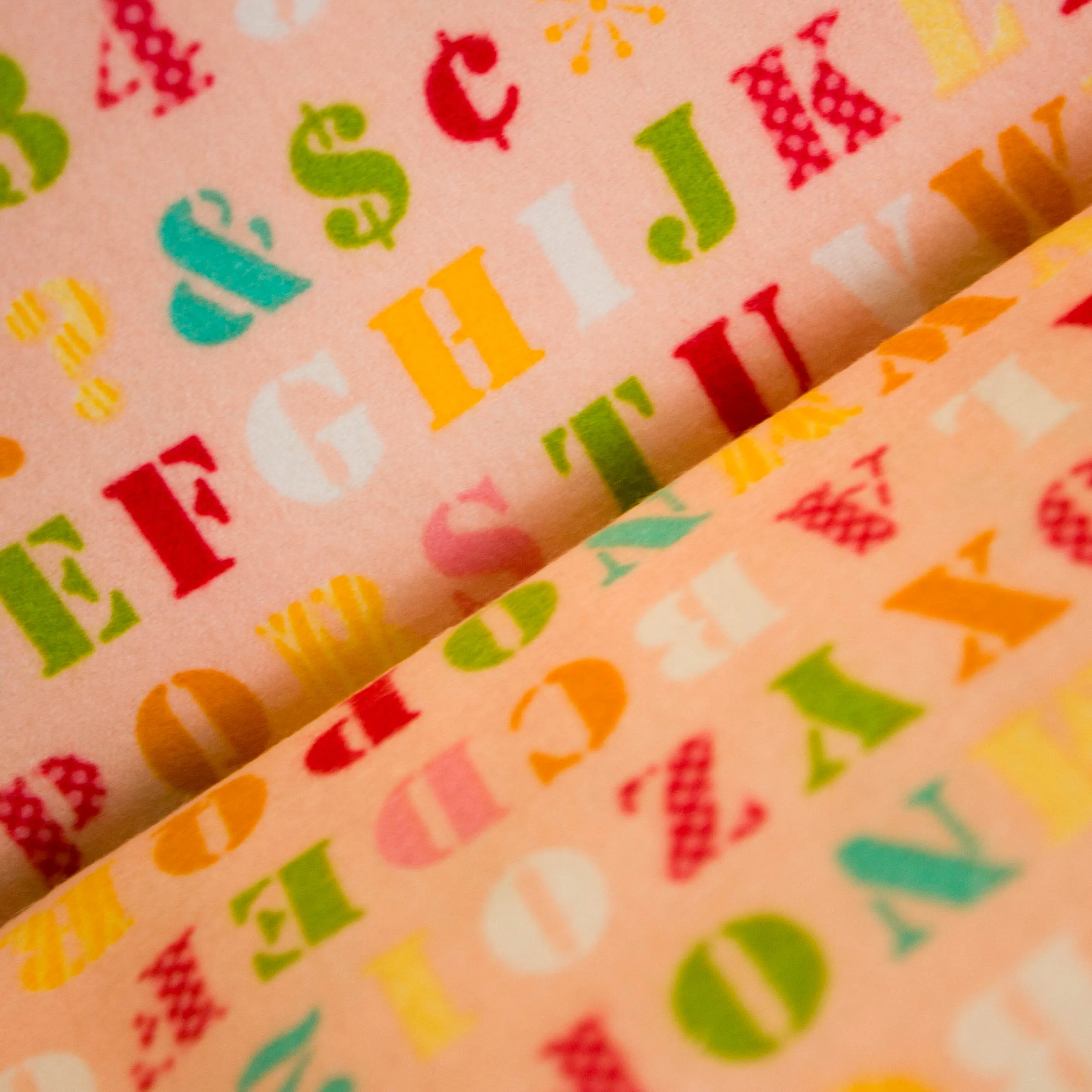 Flanel roze letters, cijfers en leestekens