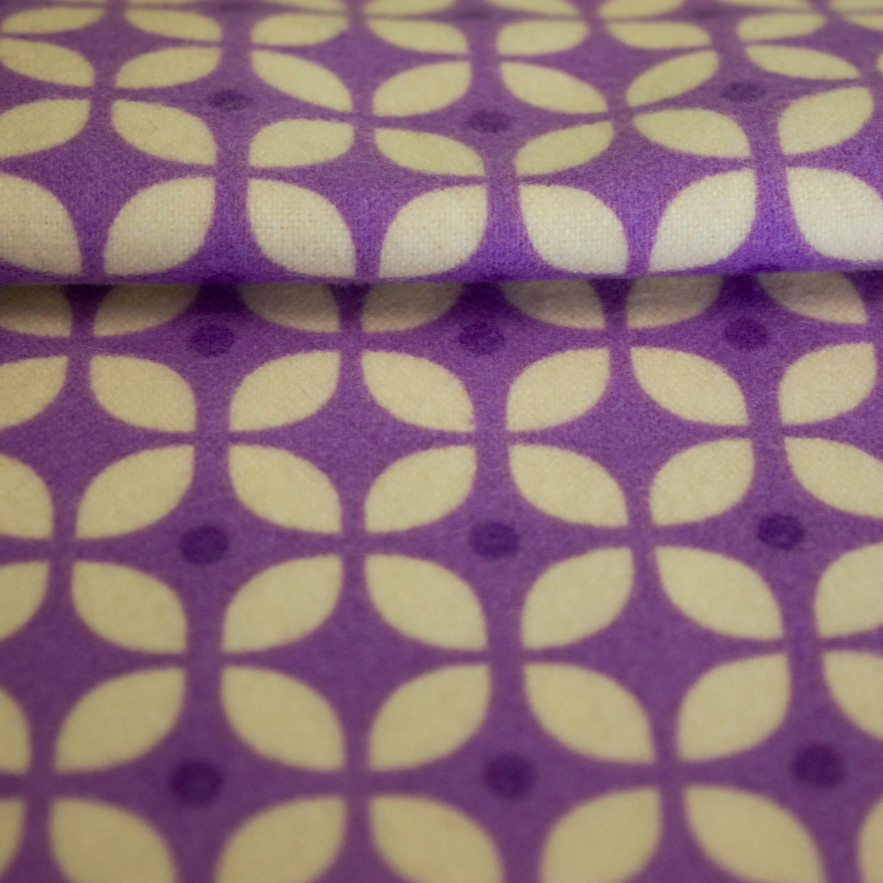 Flanel paars met abstract motief
