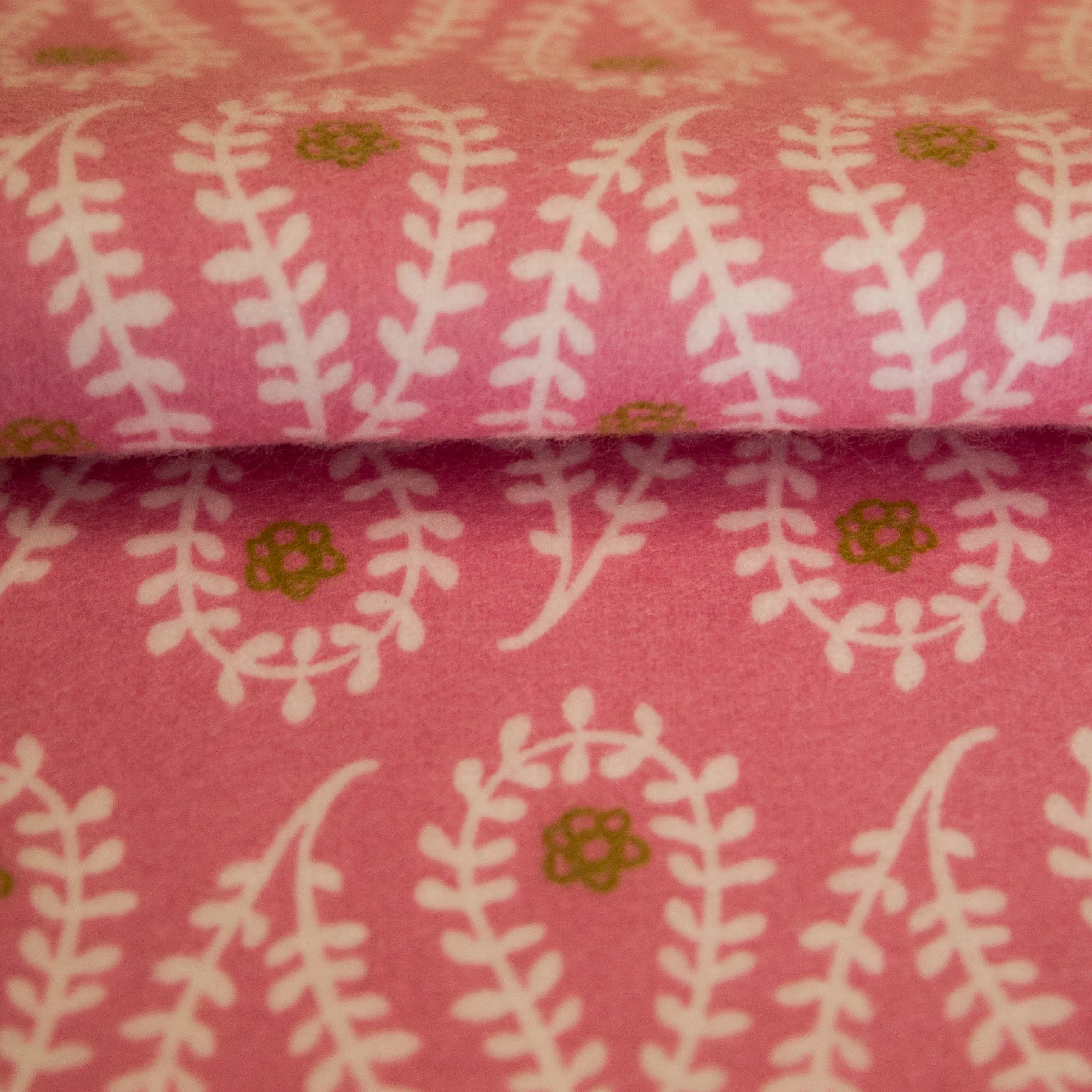 Flanel roze met abstract motief