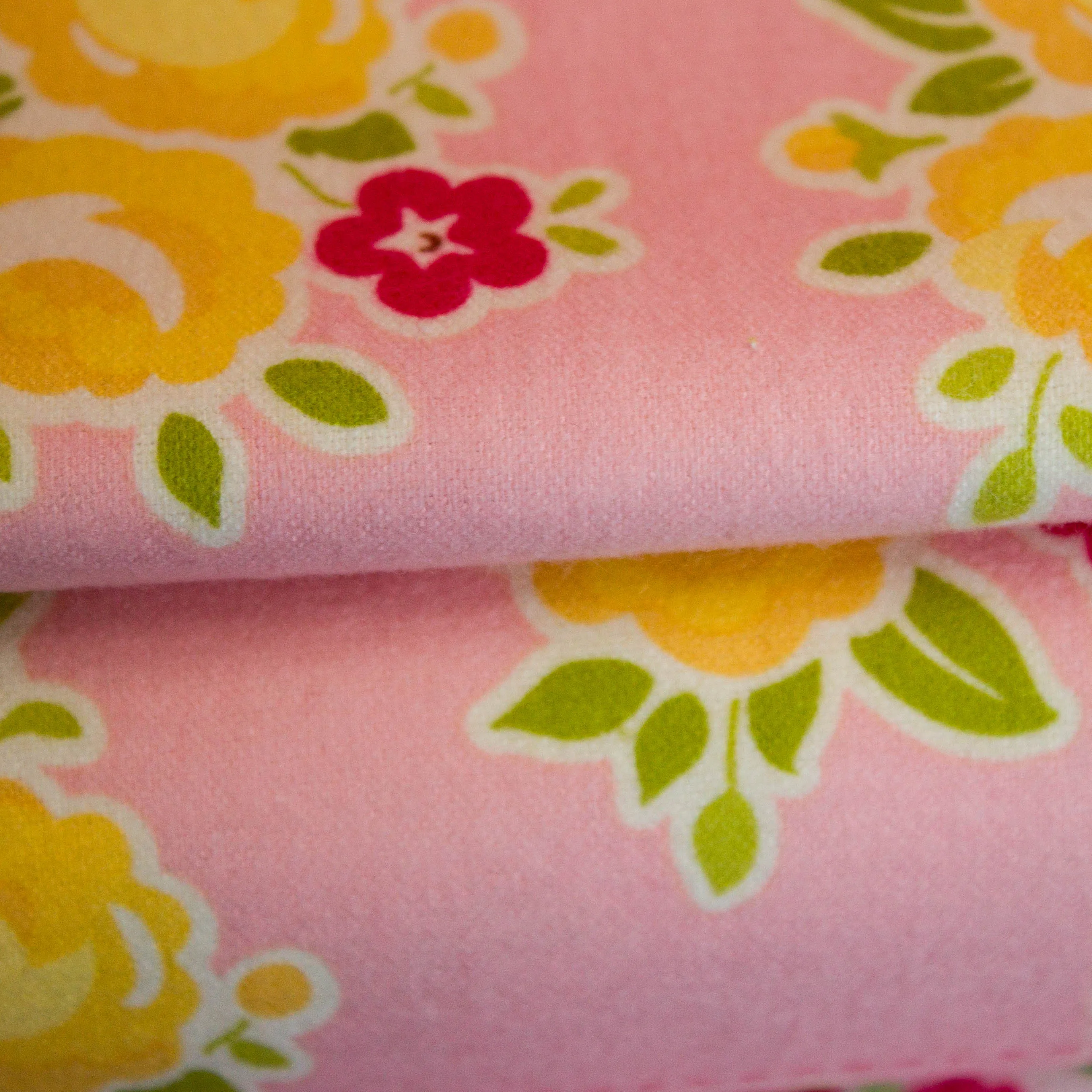 Flanel roze met gele bloemen