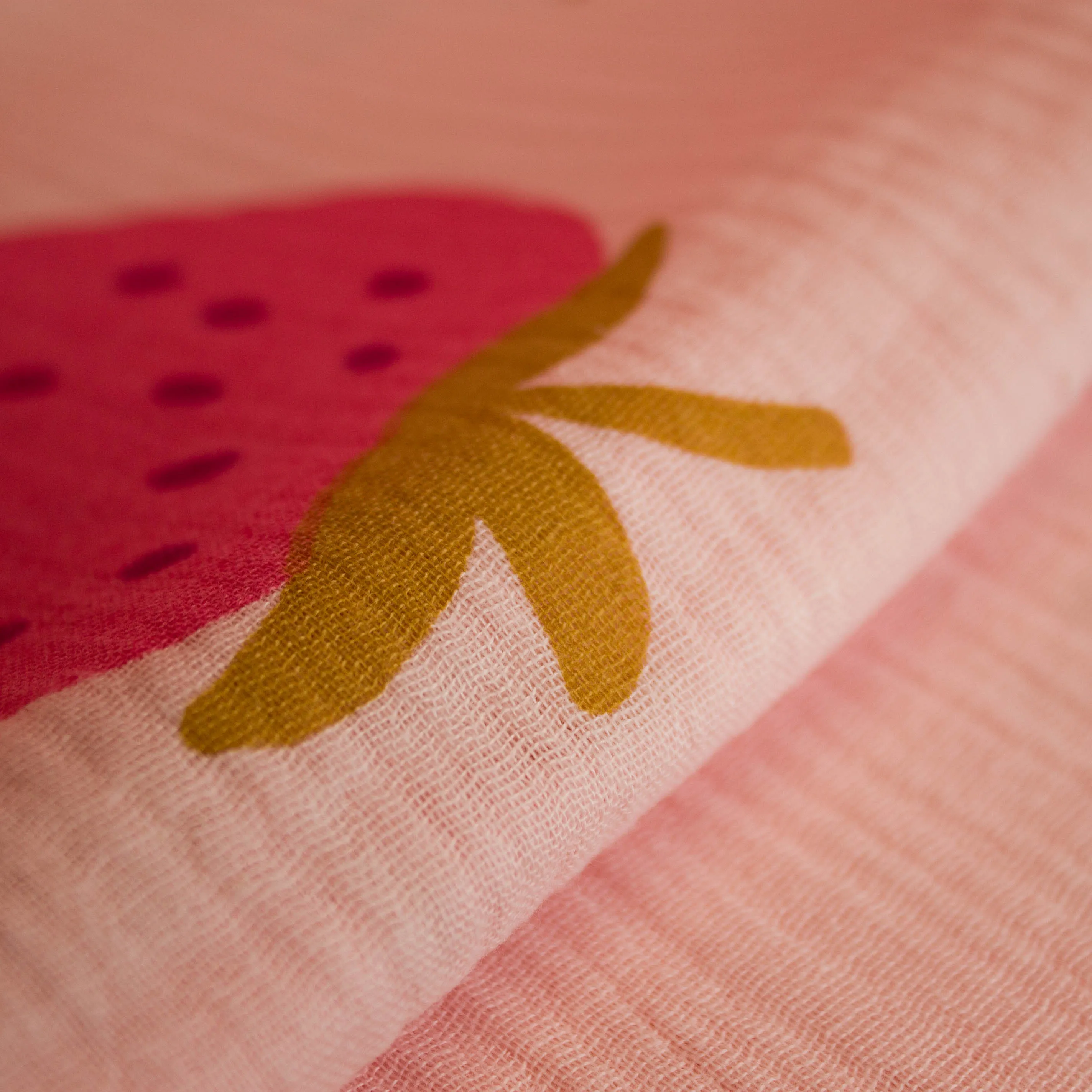 Tetra katoen roze met roze aardbeien - Poppy