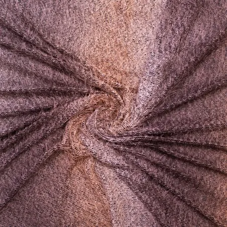 Langharige brei roodachtige color fade