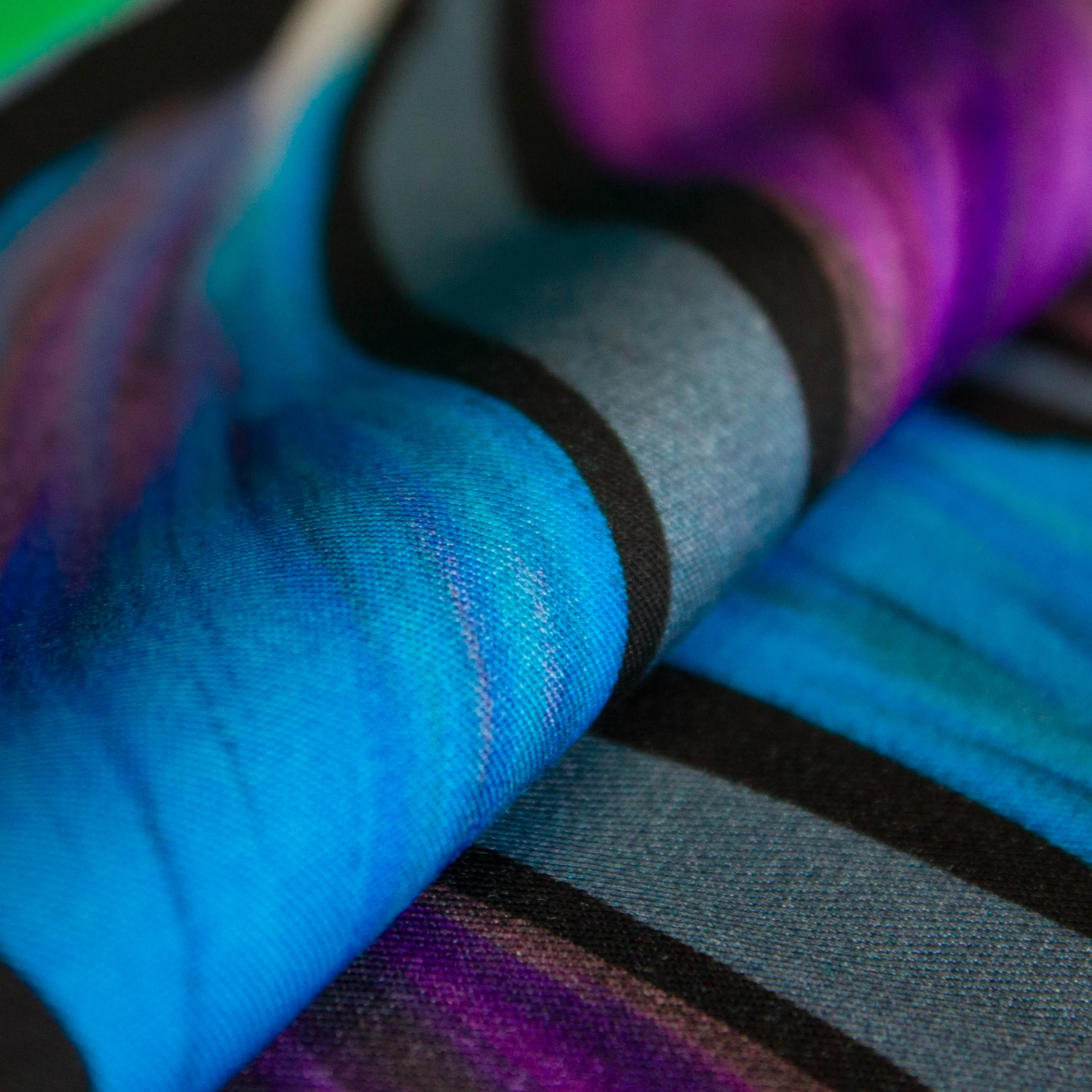 Viscose grijs met multicolor bladeren