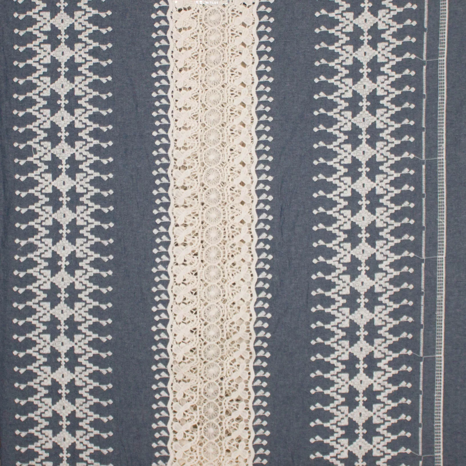 Katoen jeans geborduurd crochet