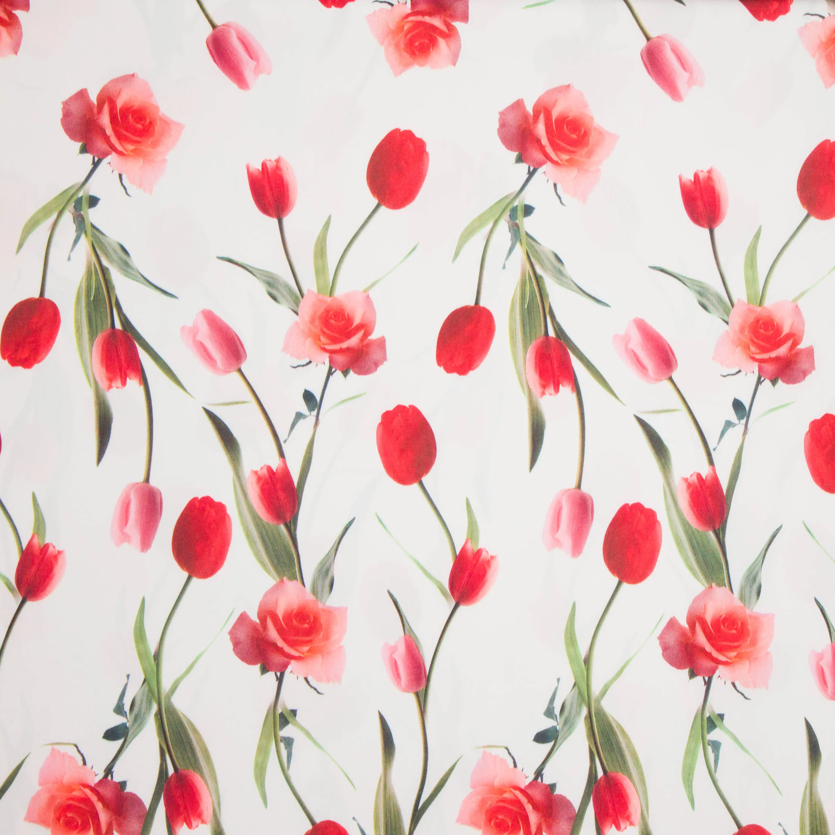 Polyester wit rozen en tulpen