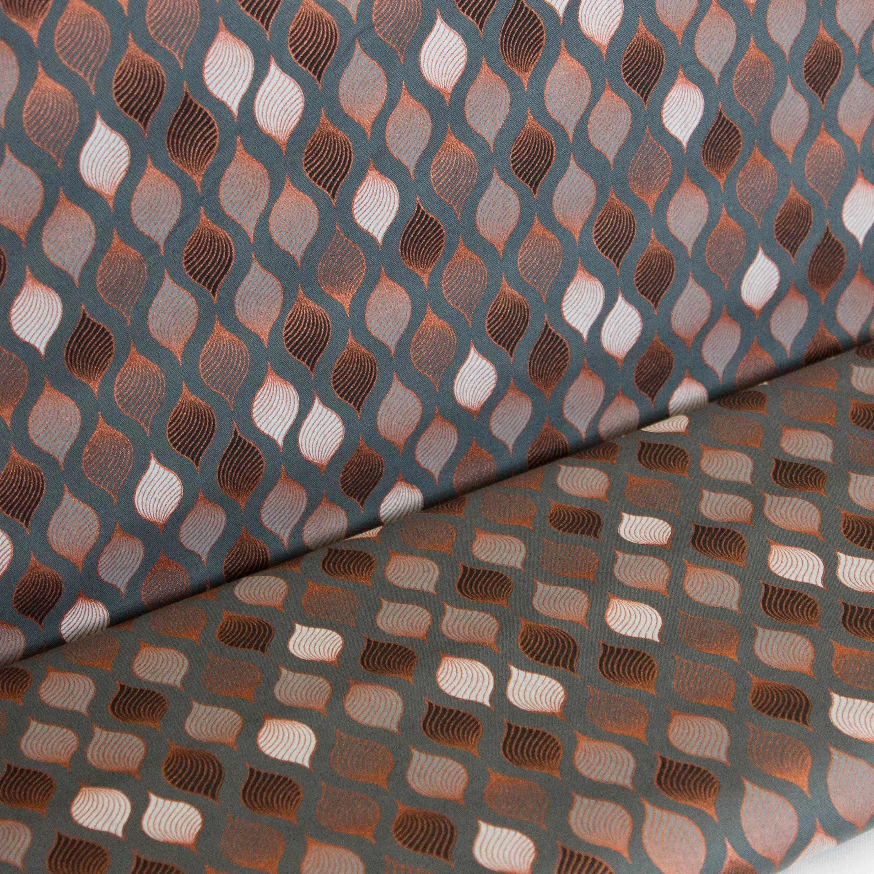 Katoen poplin grijs met kerstprint bedrukt met folie