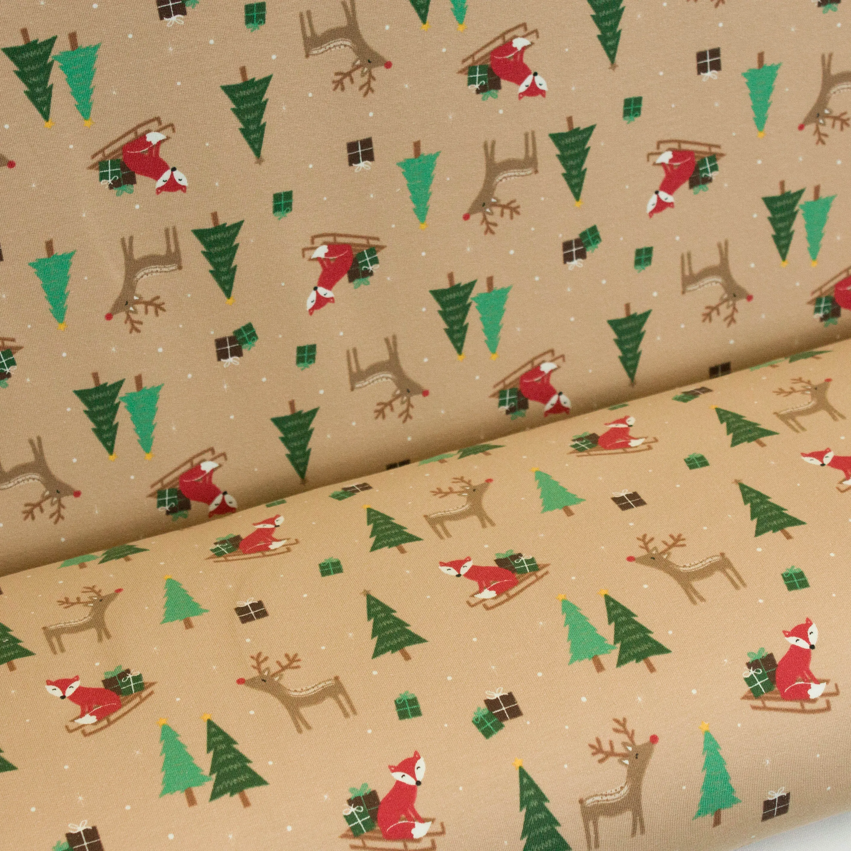 Gebrusht sweater beige met dieren kerst print