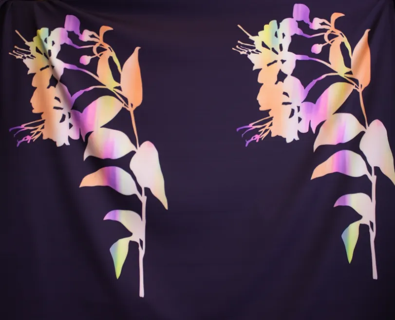 Paneel polyester donkerpaars met kleurrijke bloemen - Lorré