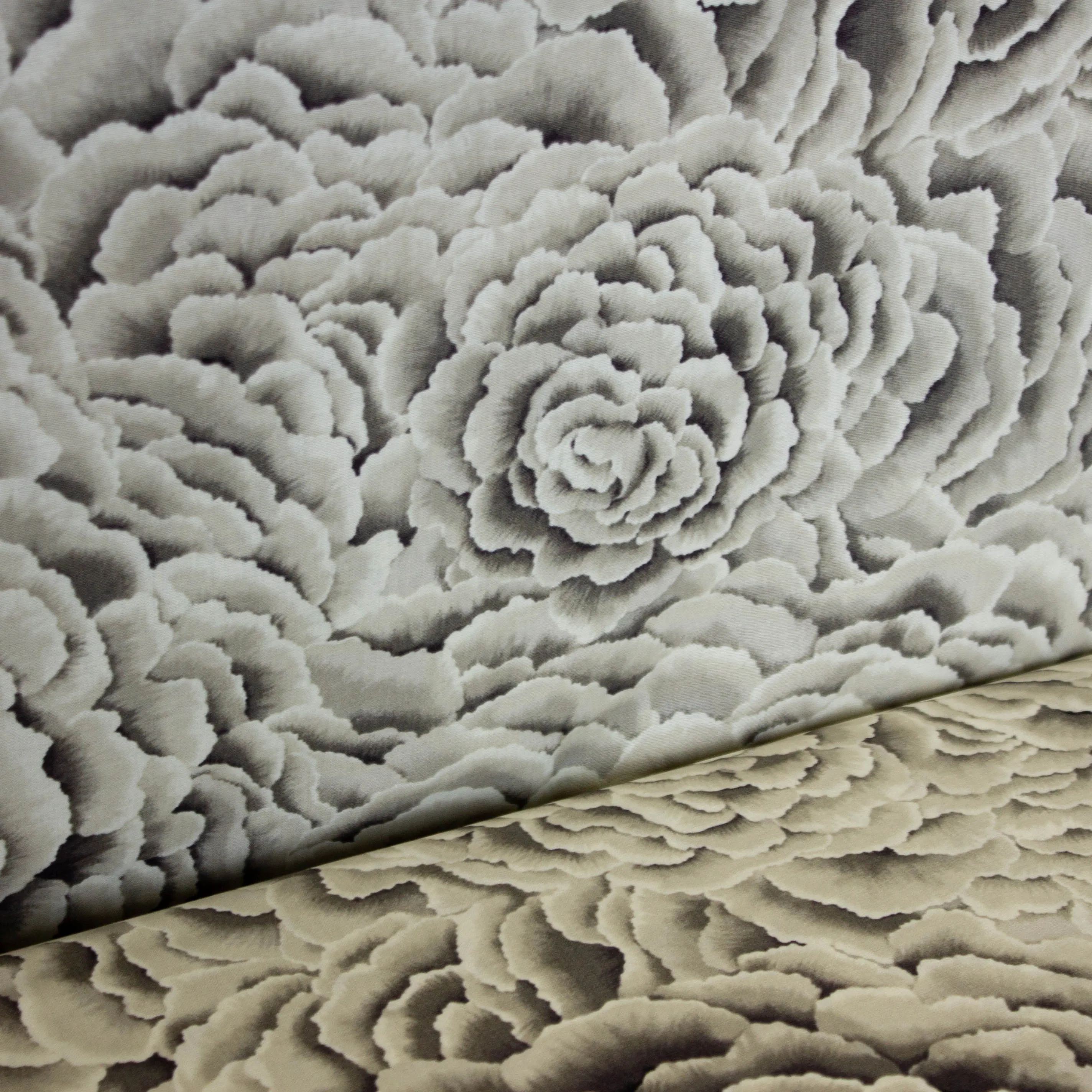 Katoen met witte rozen