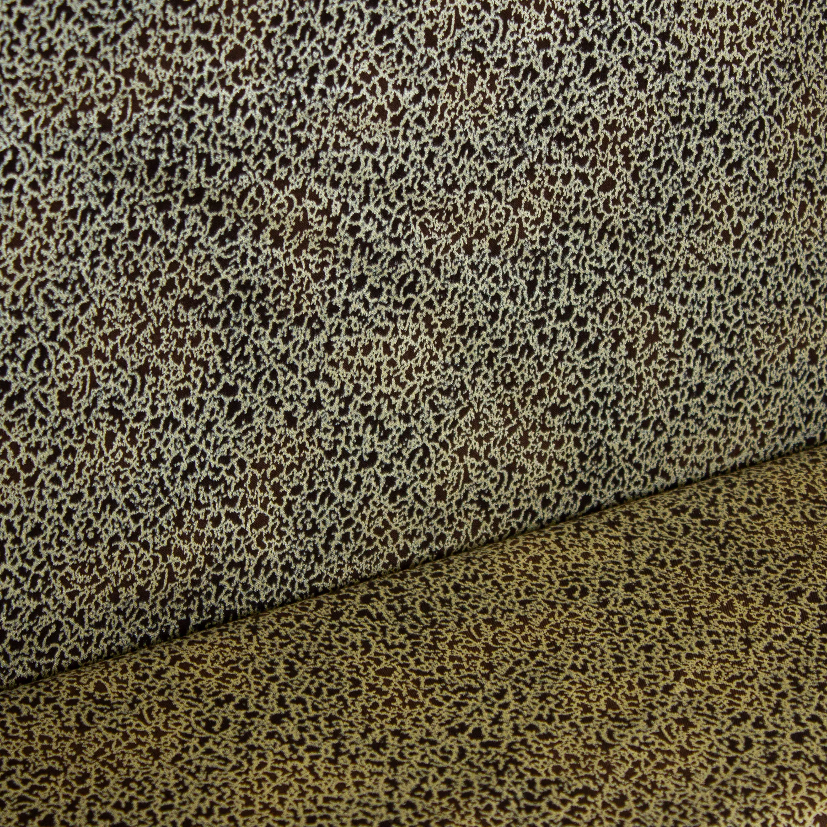Katoen bruin met abstract glinsterende beige print