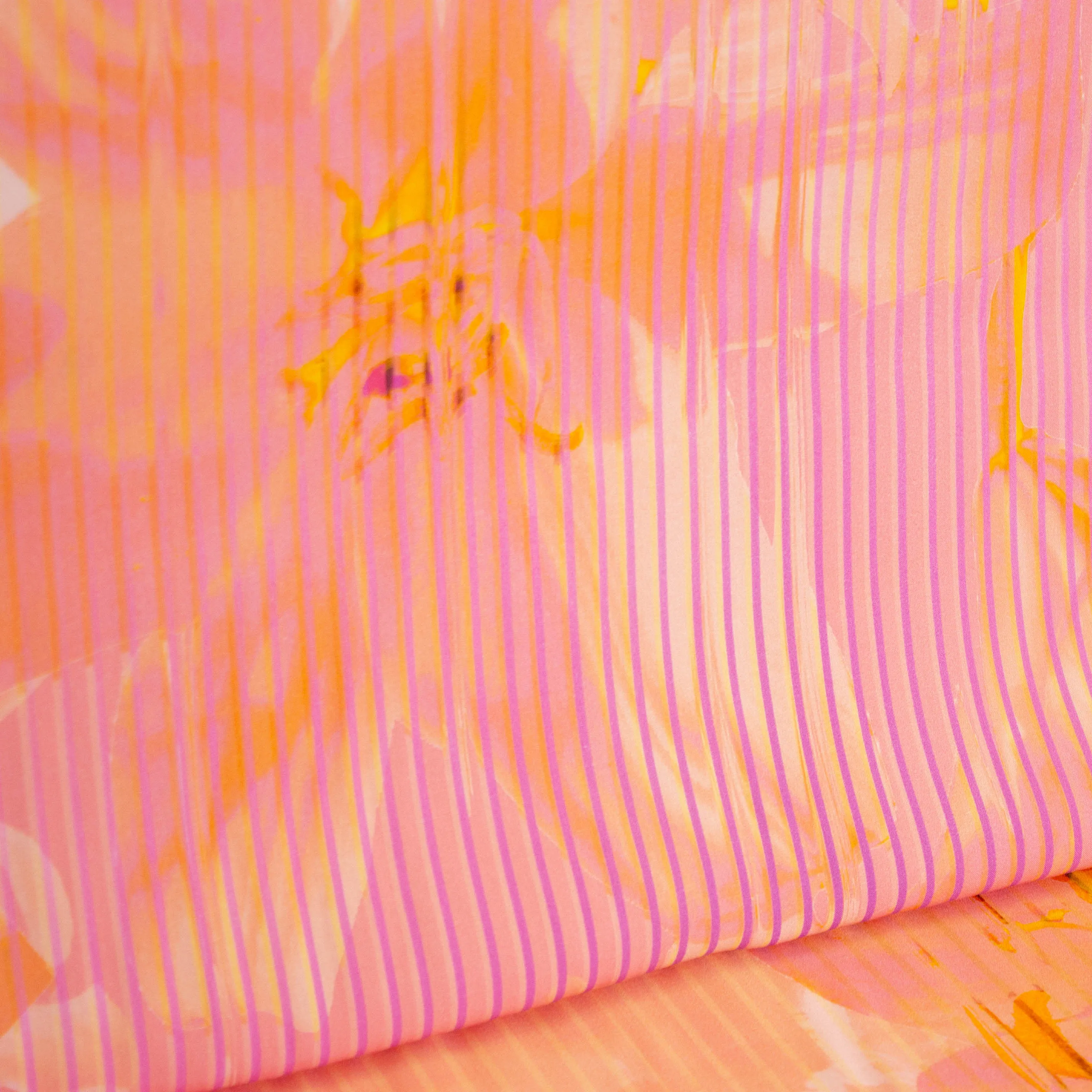 Viscose roze gestreept met bloemen