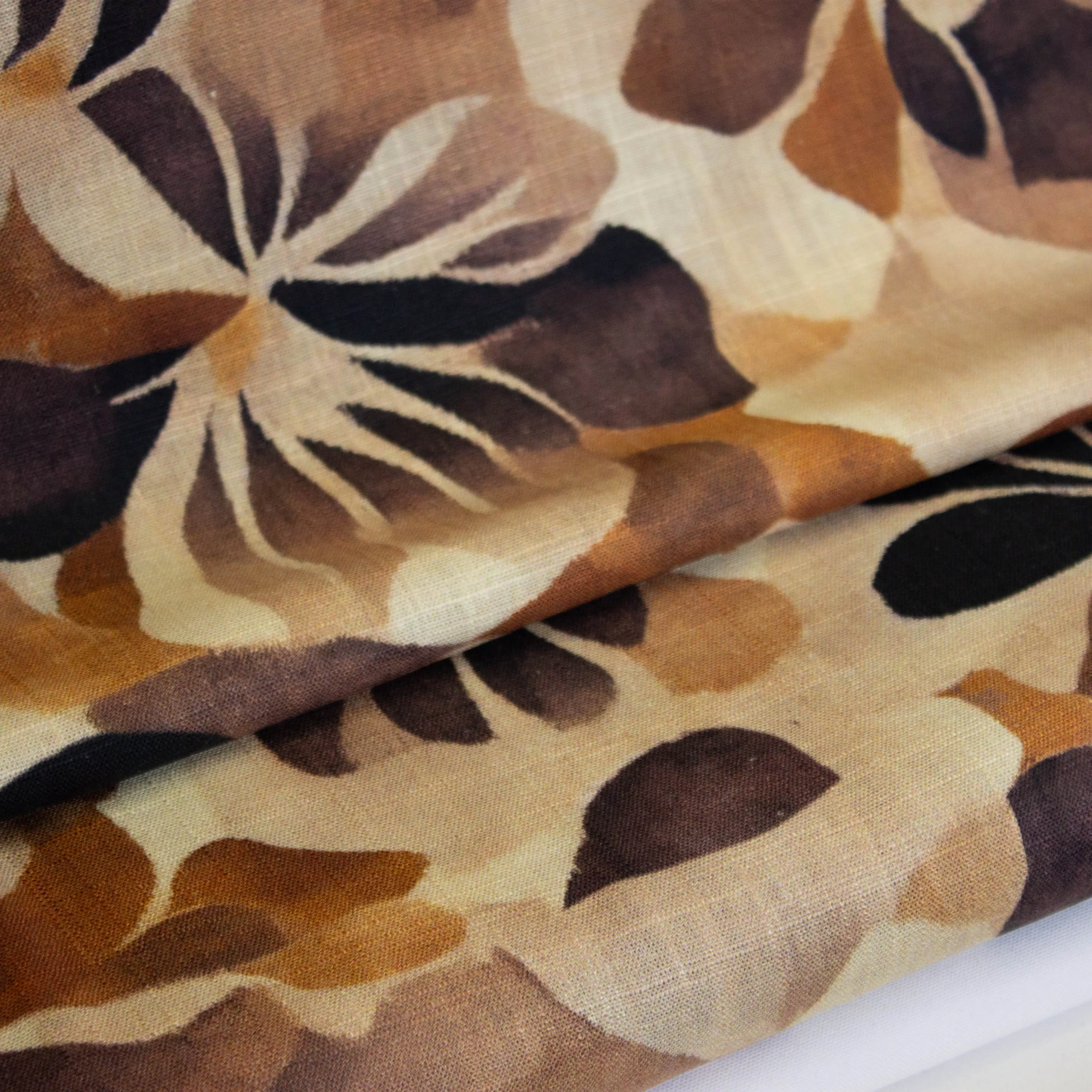 Linnen viscose mengeling met bruine print