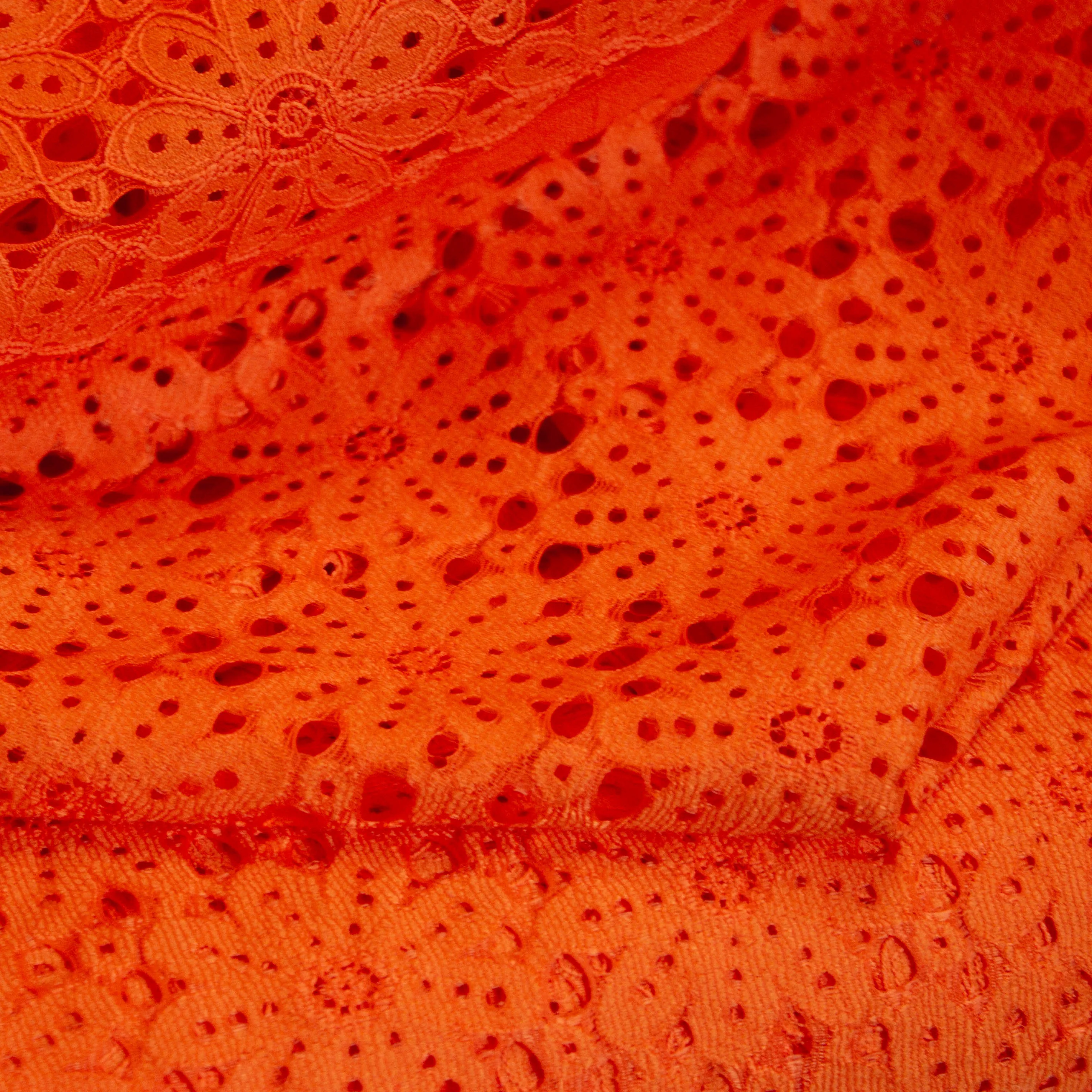 Kant oranje met bloemen