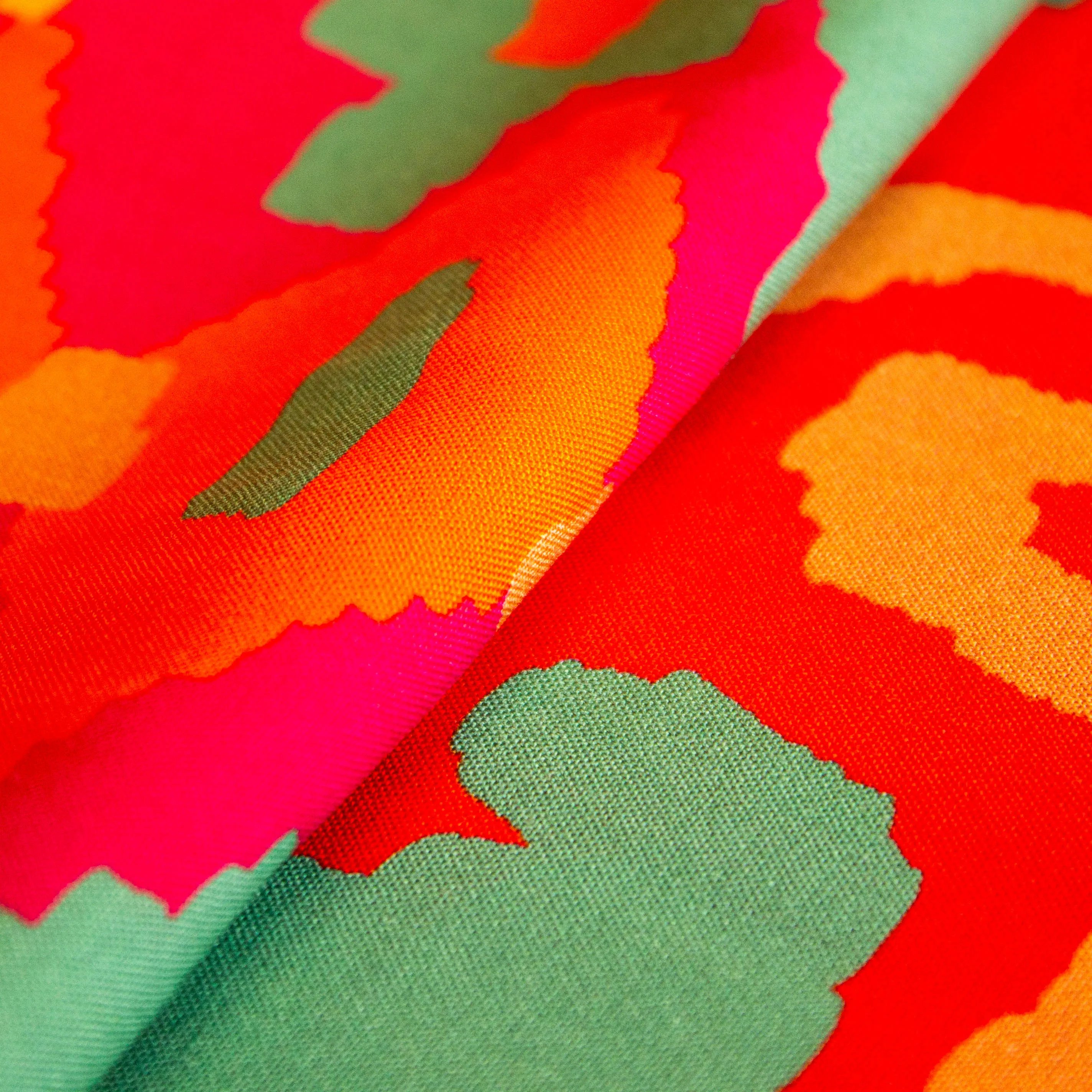 Viscose fushia met kleurrijk patroon - Katia