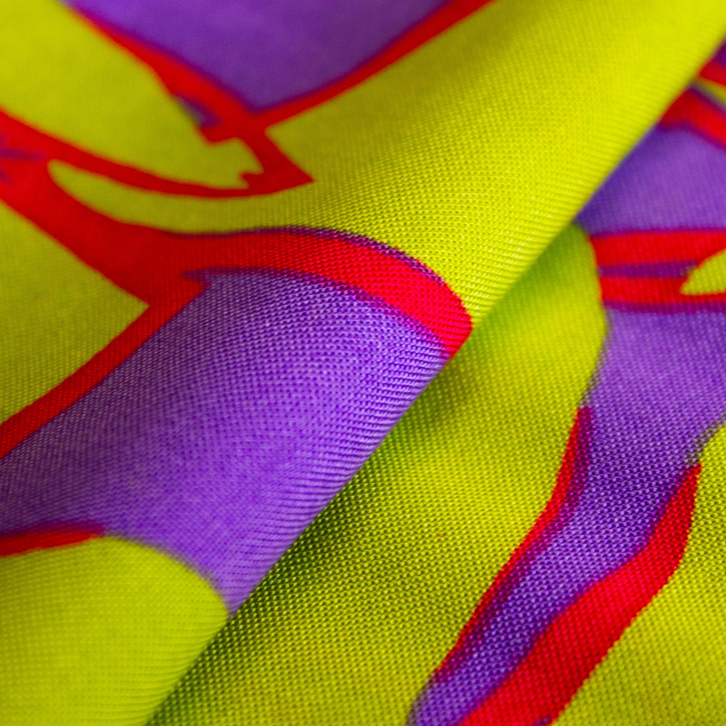 Rayon paars met groene bladeren